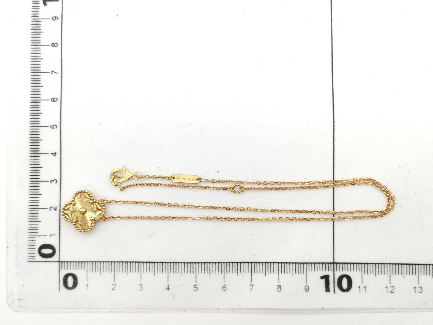 Van Cleef&Arpels Vintage Alhambra Guilloche YG Au750 6.5g Necklace
