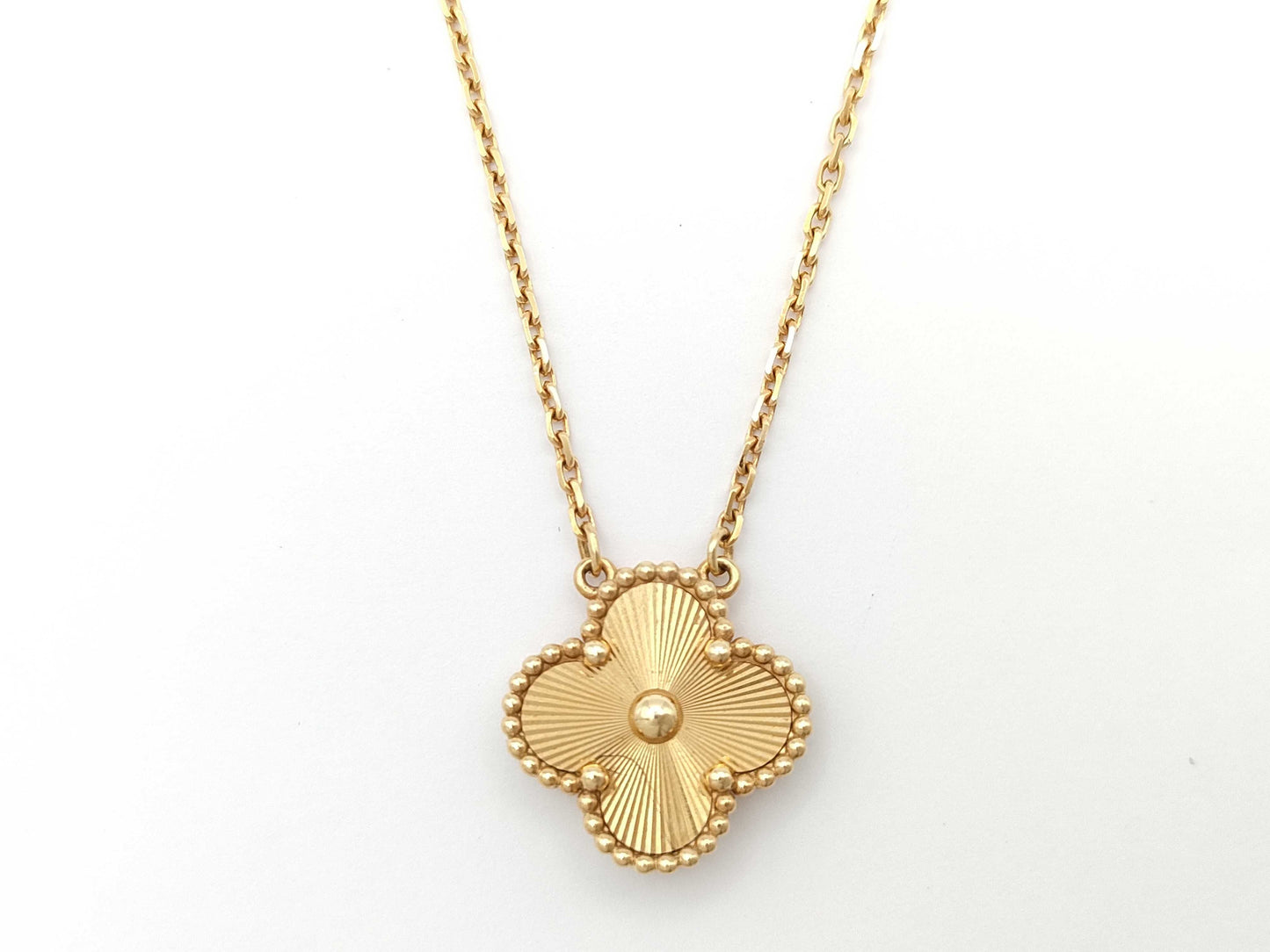 Van Cleef&Arpels Vintage Alhambra Guilloche YG Au750 6.5g Necklace