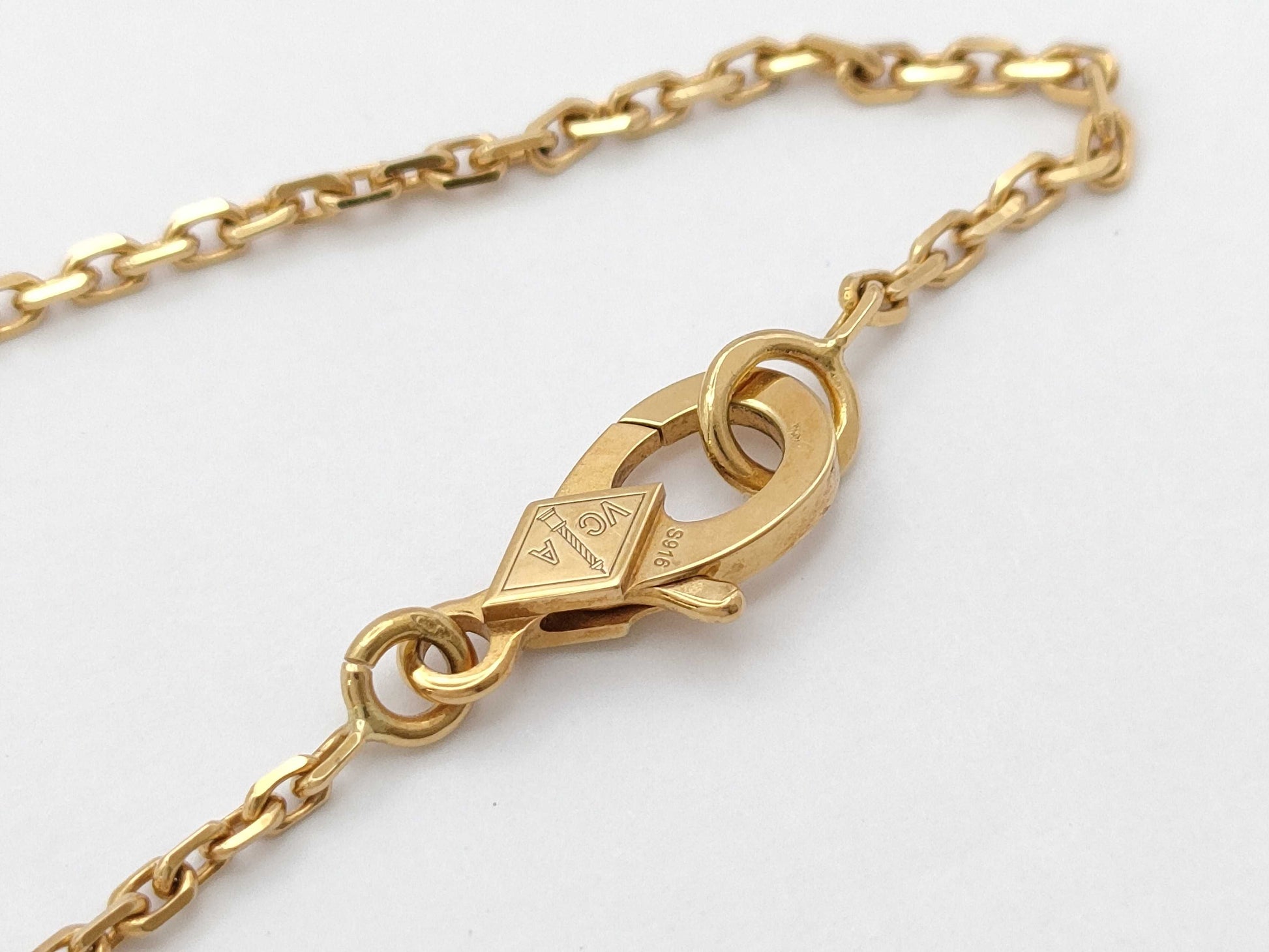 Van Cleef&Arpels Vintage Alhambra Guilloche YG Au750 6.5g Necklace