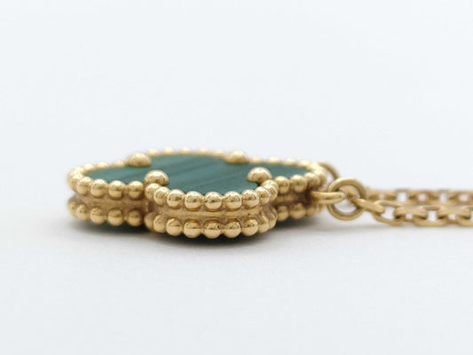 Van Cleef & Arpels Vintage Alhambra Malachite Necklace in Yellow Gold and Au750, 5.4g