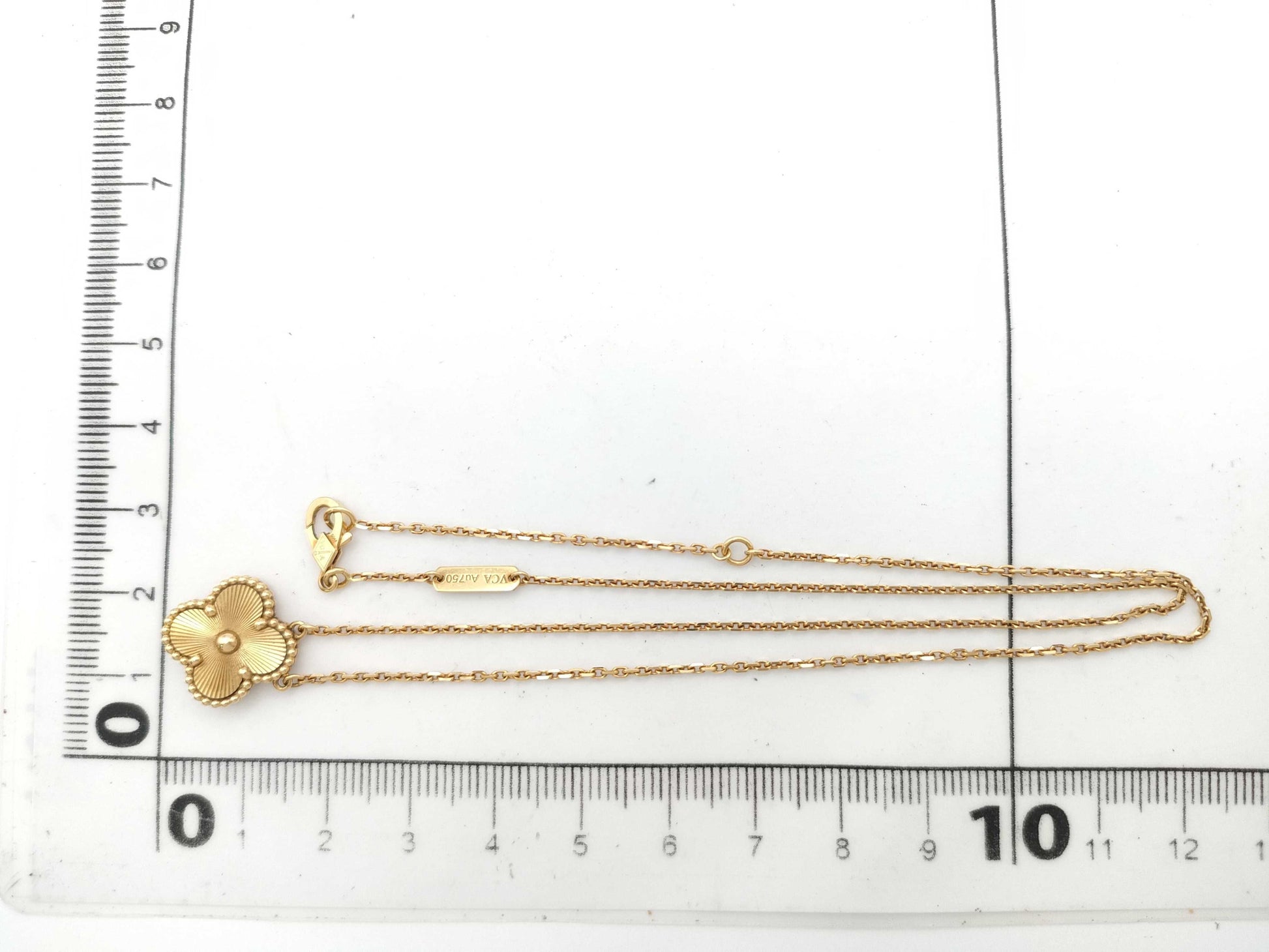 Van Cleef&Arpels Vintage Alhambra Guilloche YG Au750 6.5g Necklace