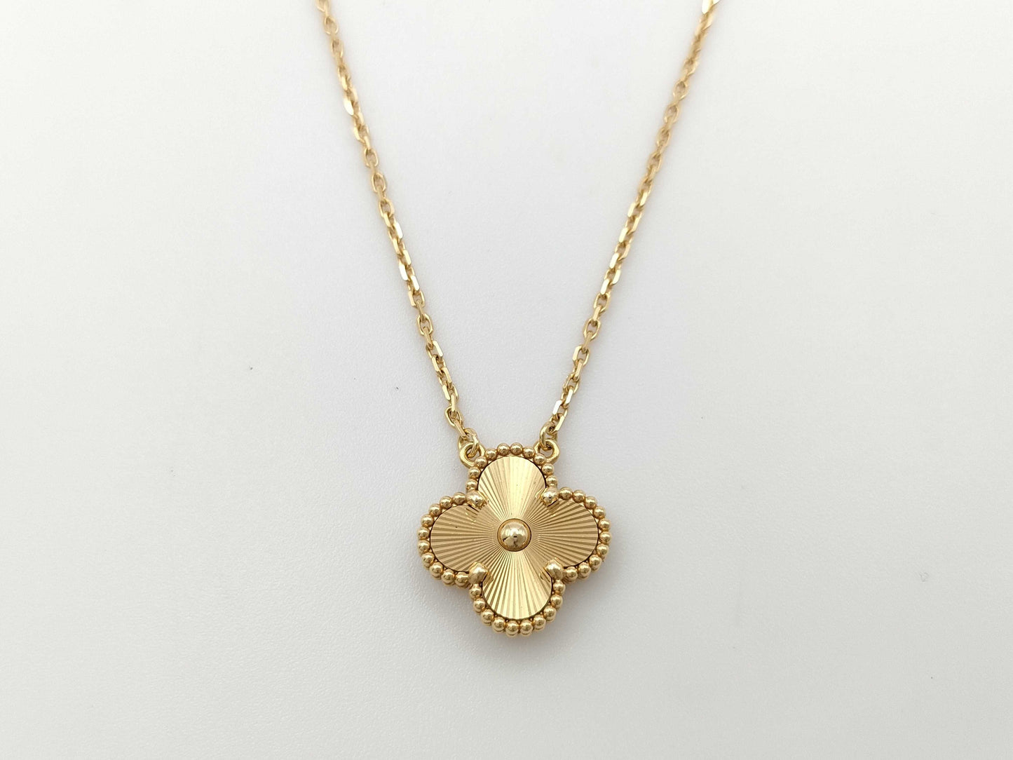 Van Cleef&Arpels Vintage Alhambra Guilloche YG Au750 6.9g Necklace