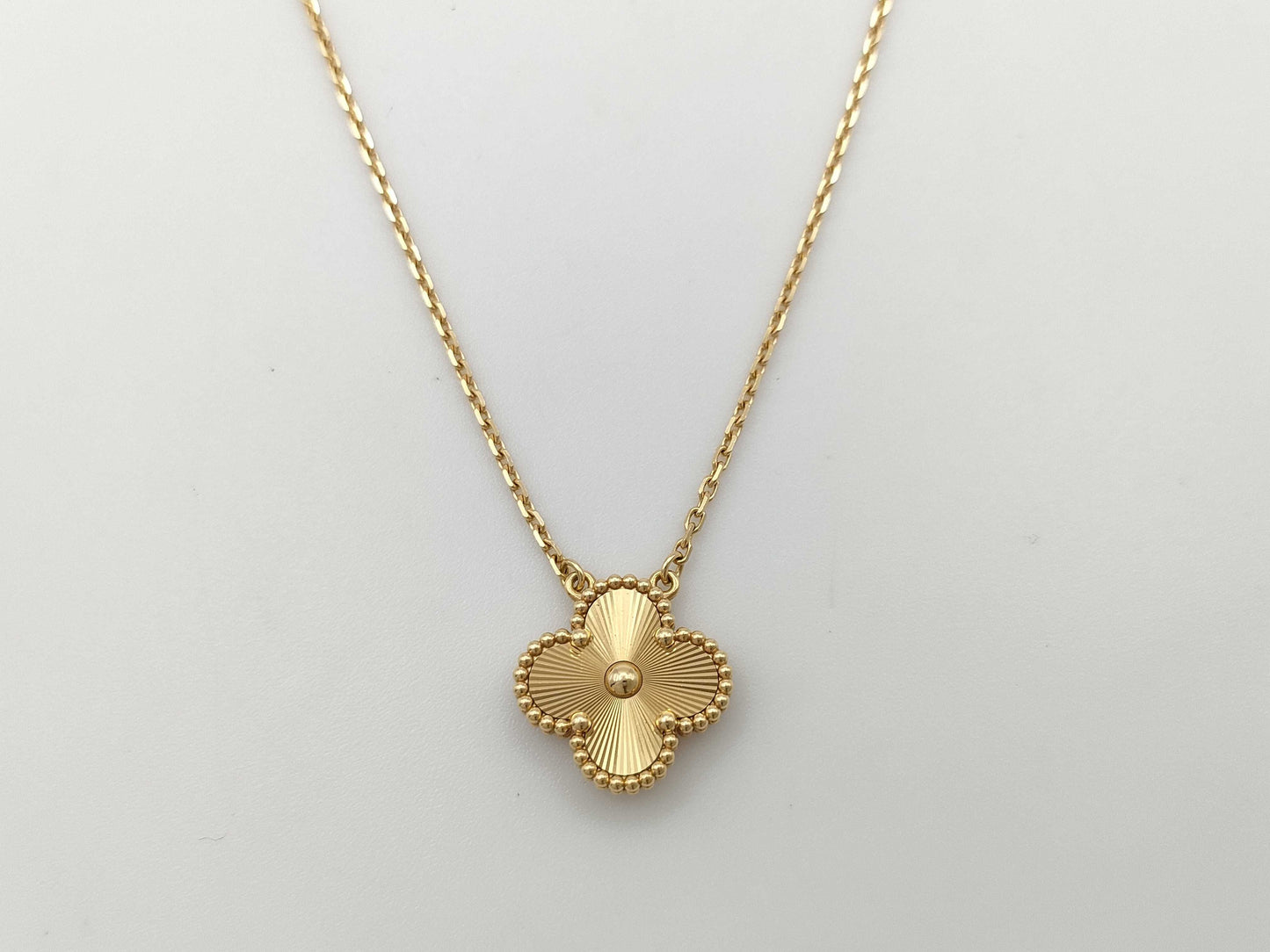 Van Cleef&Arpels Vintage Alhambra Guilloche YG Au750 6.9g Necklace