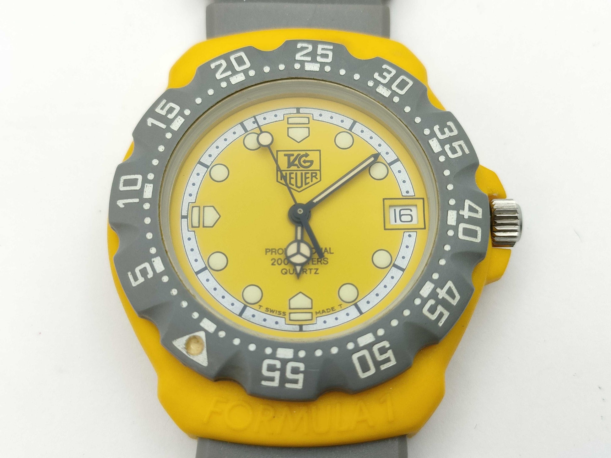 TAG Heuer 382.513 Quartz Yellow Dial Boys Watch