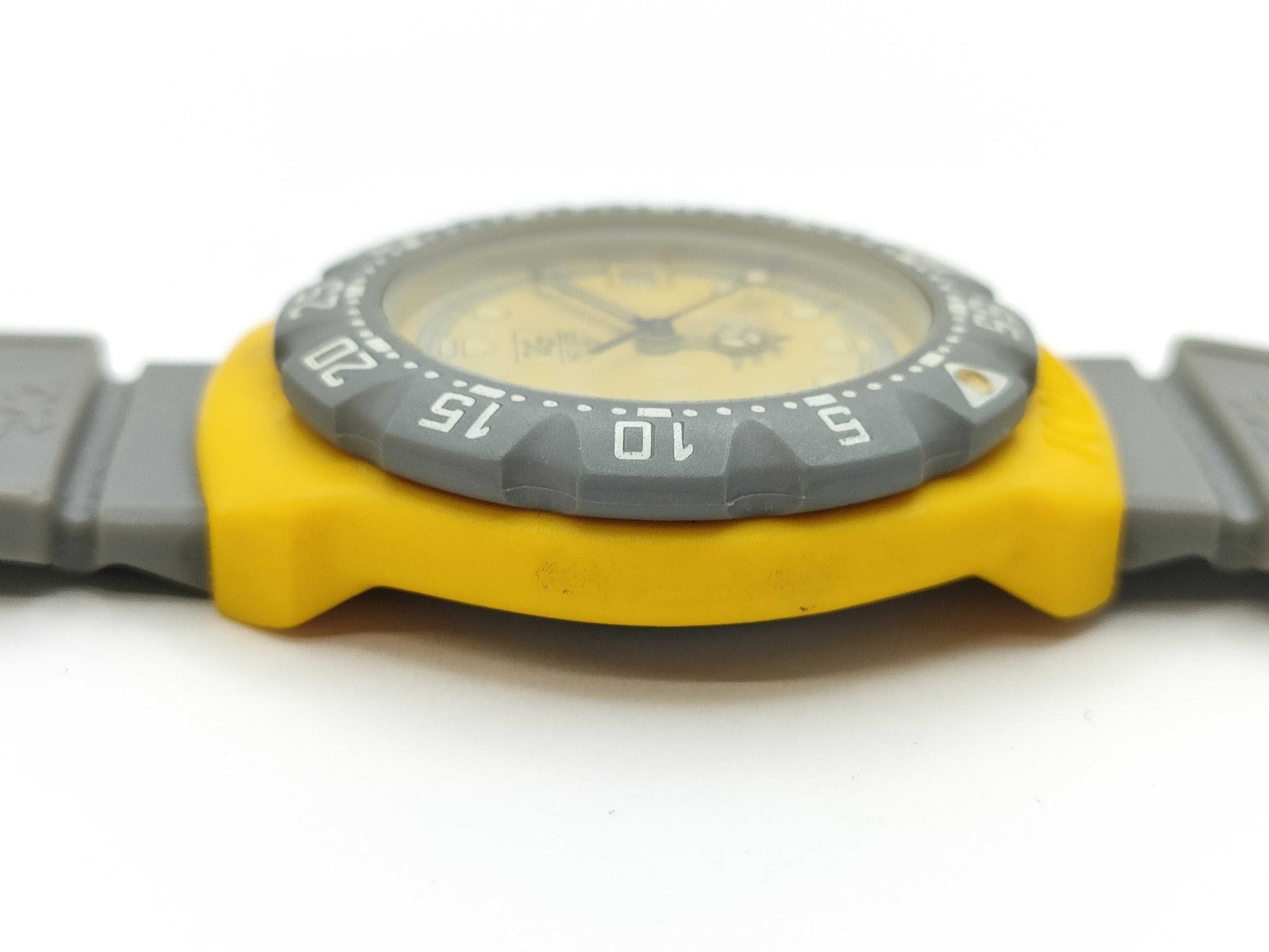 TAG Heuer 382.513 Quartz Yellow Dial Boys Watch