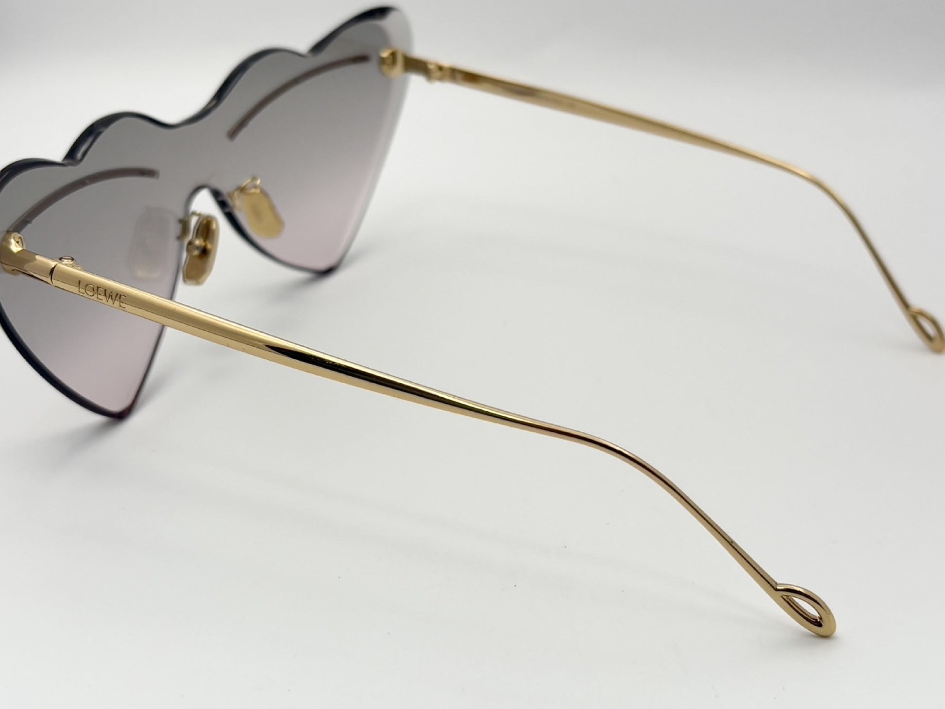 LOEWE LW40087U Heart 150□0-140 Gray x Pink Gradient Cross Laurazu Ibiza Leather Case Available Sunglasses / Glasses