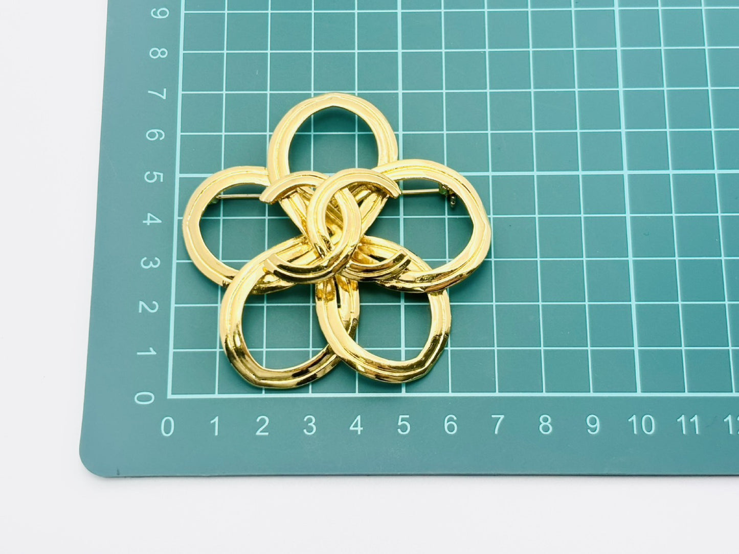 CHANEL Coco Mark Flower 96P Large Swing Brooch
