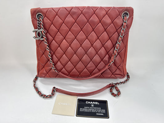 CHANEL Lambskin Matelasse Chain Shoulder Bag