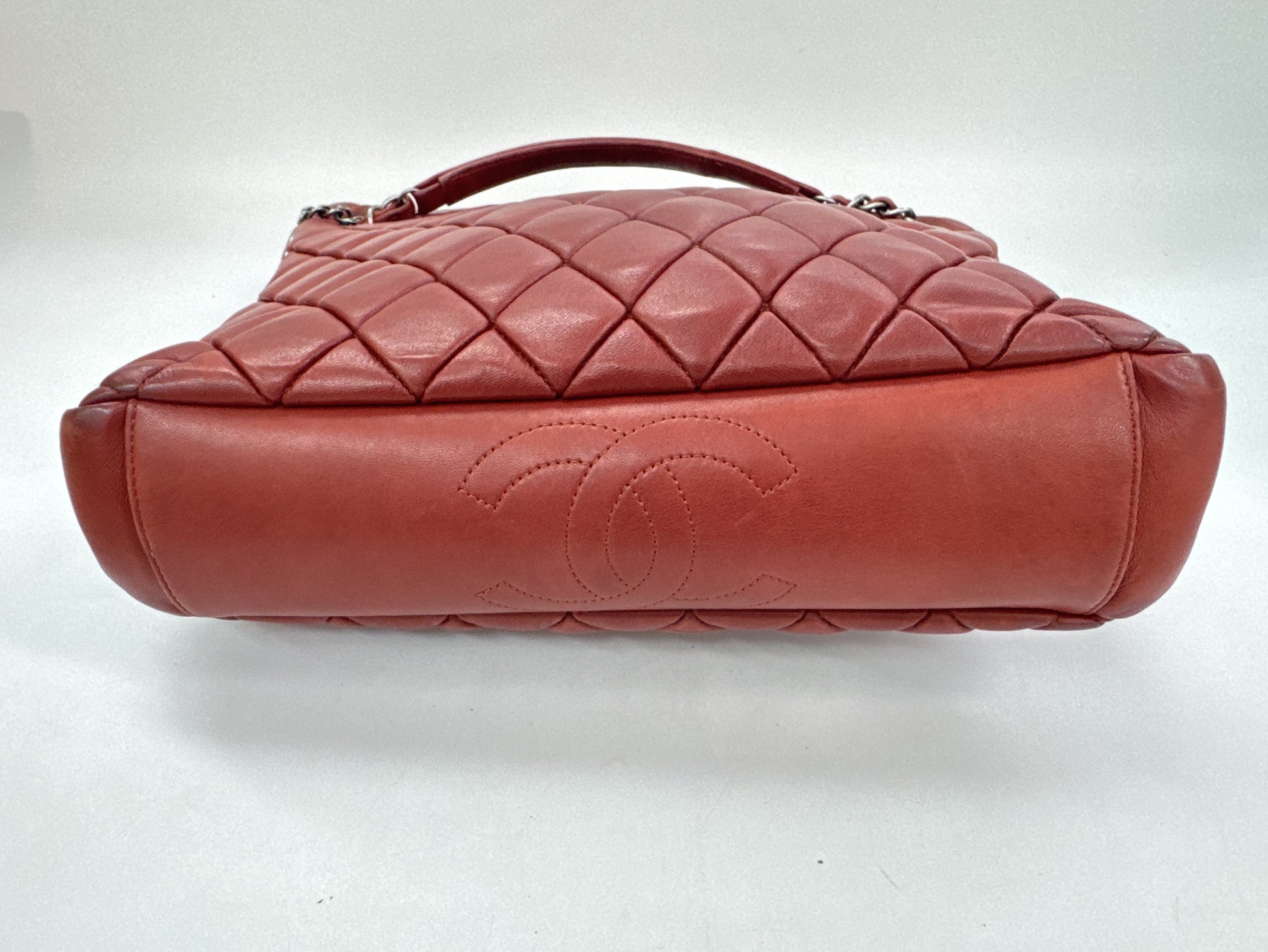 CHANEL Lambskin Matelasse Chain Shoulder Bag