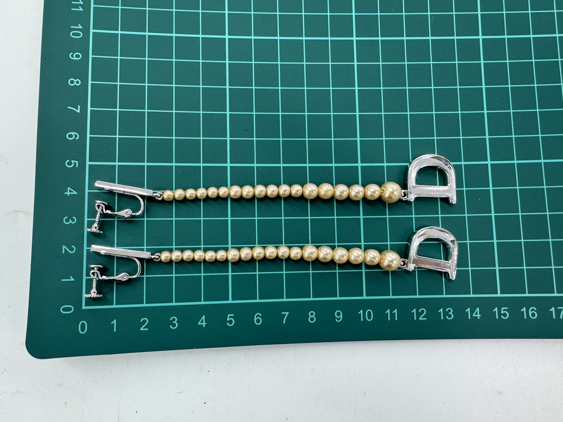 Dior Dior Pearl Hanging Long Earrings