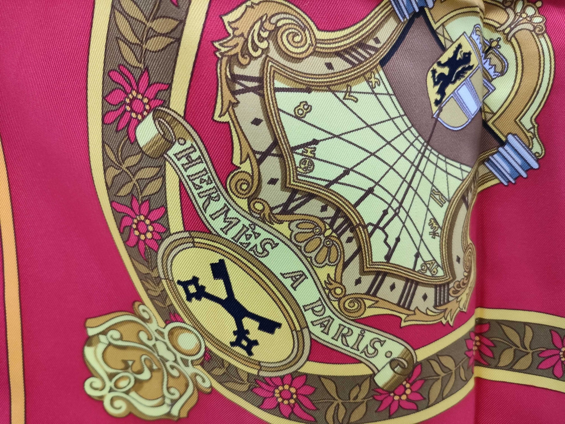 HERMES Carre90 Scarf