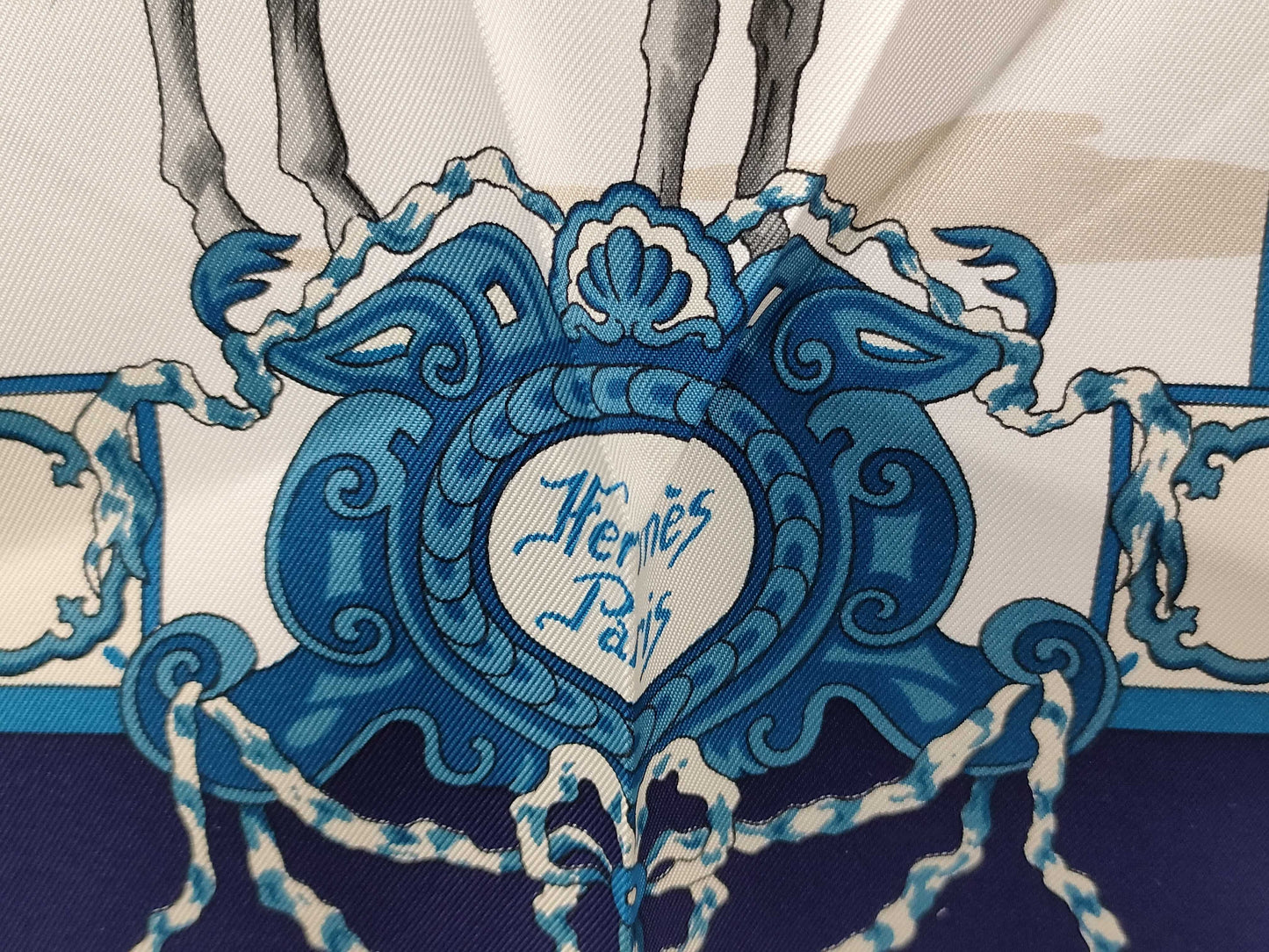 HERMES Carre90 Scarf