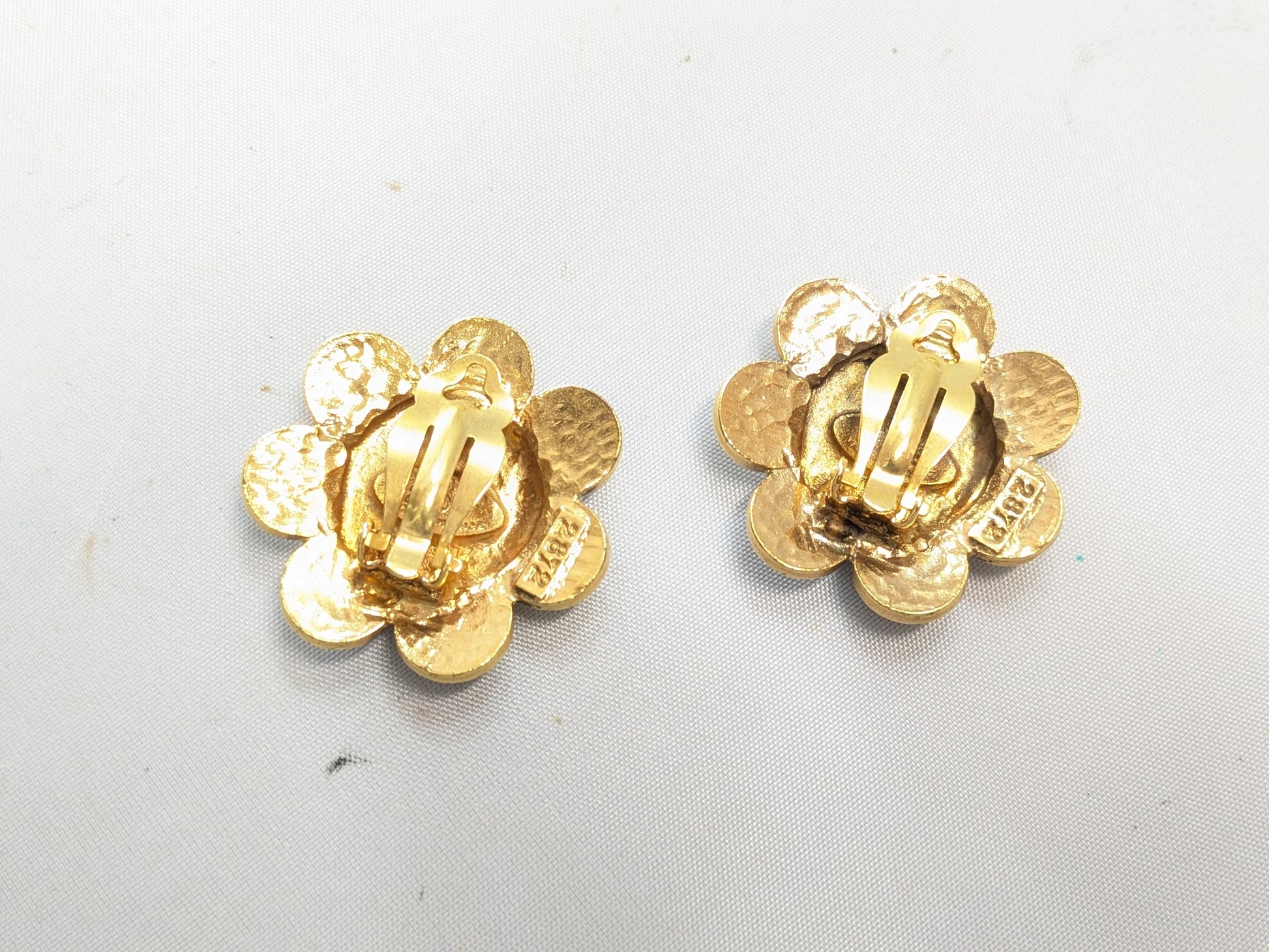CHANEL Cocomark Flower Rice Earrings