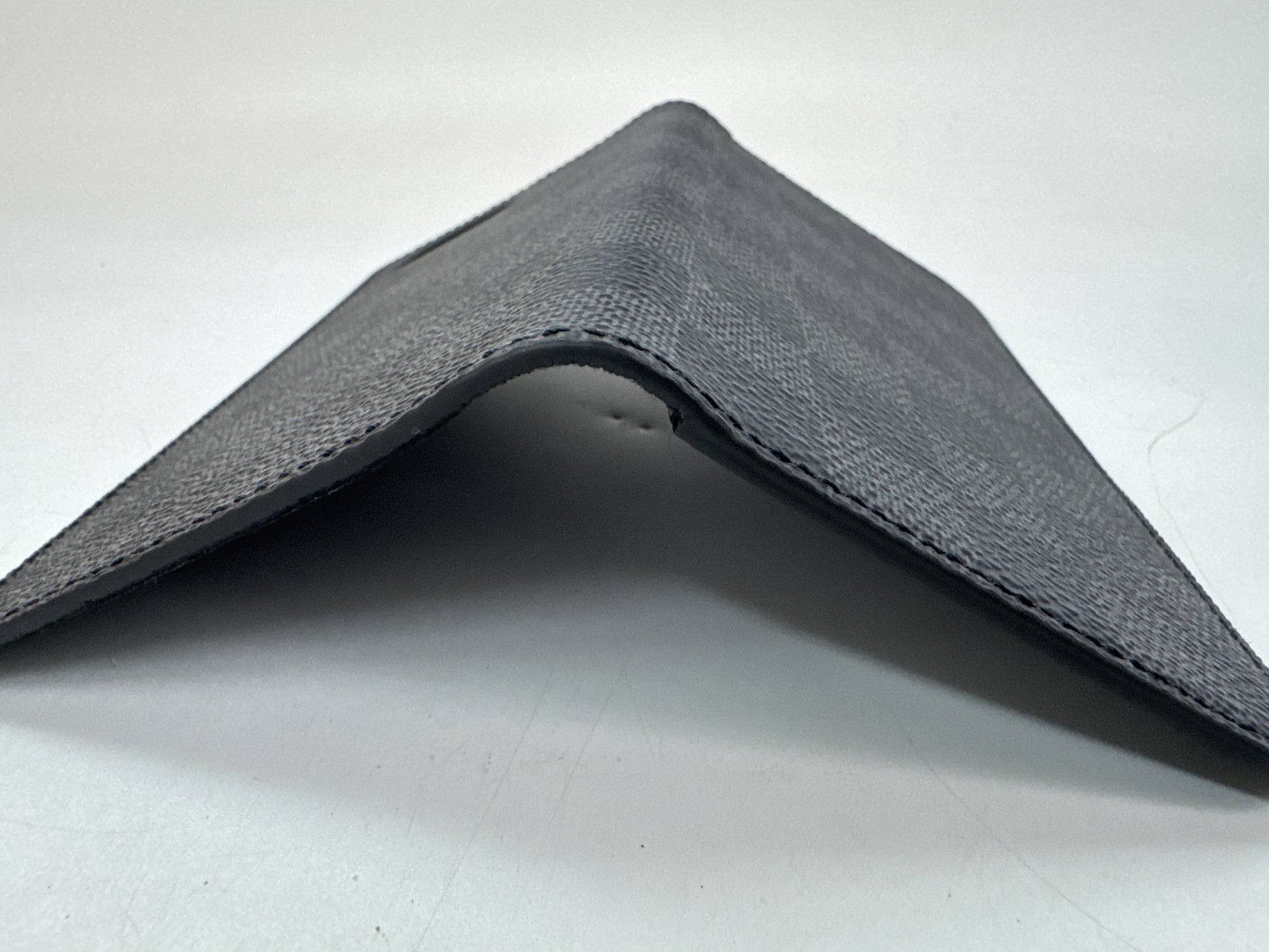 LOUIS VUITTON N61067 iPhone case, unused, other accessories