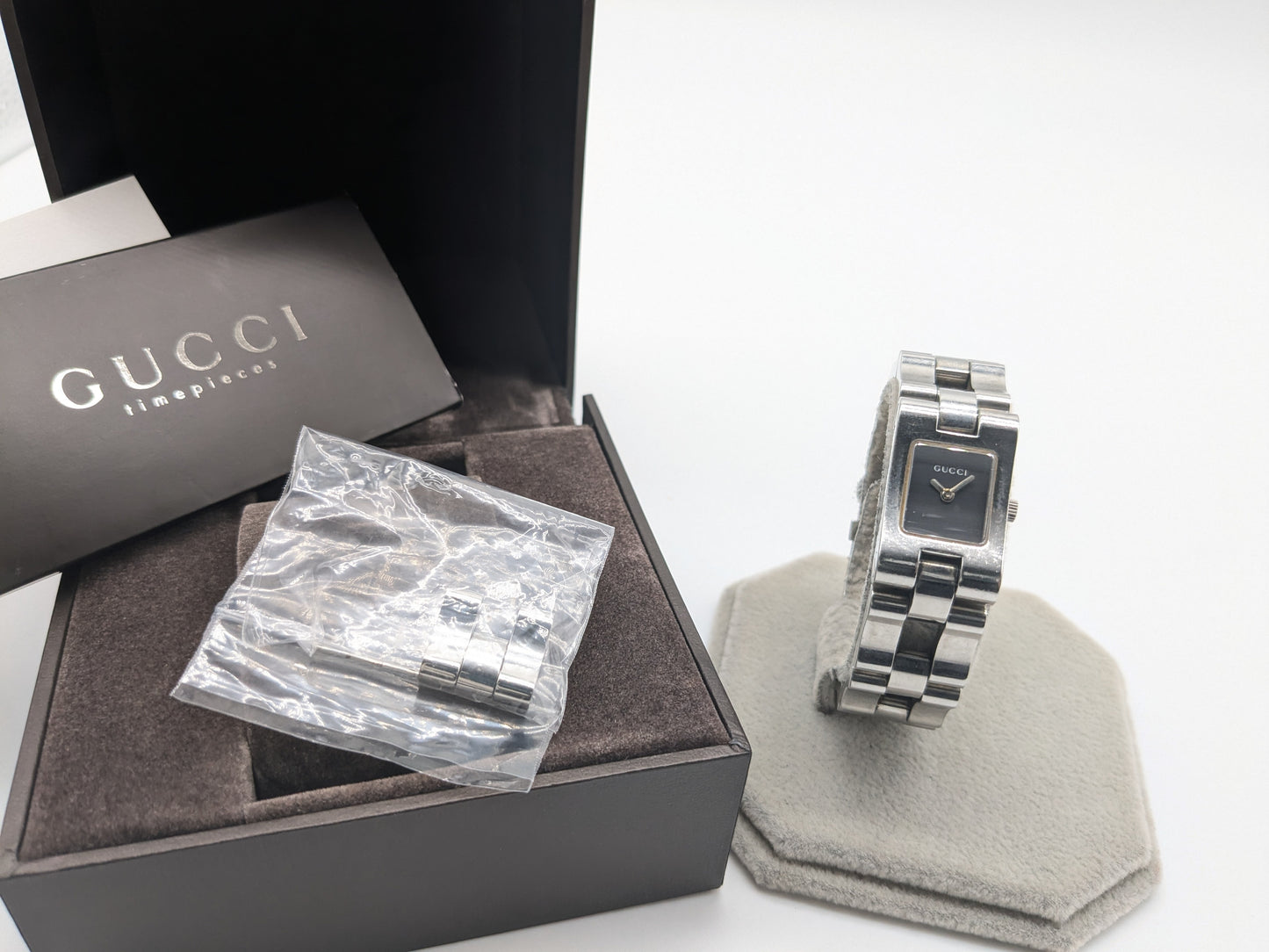 GUCCI 2305L 0079375 Quartz Black Dial Immovable Women's Watch