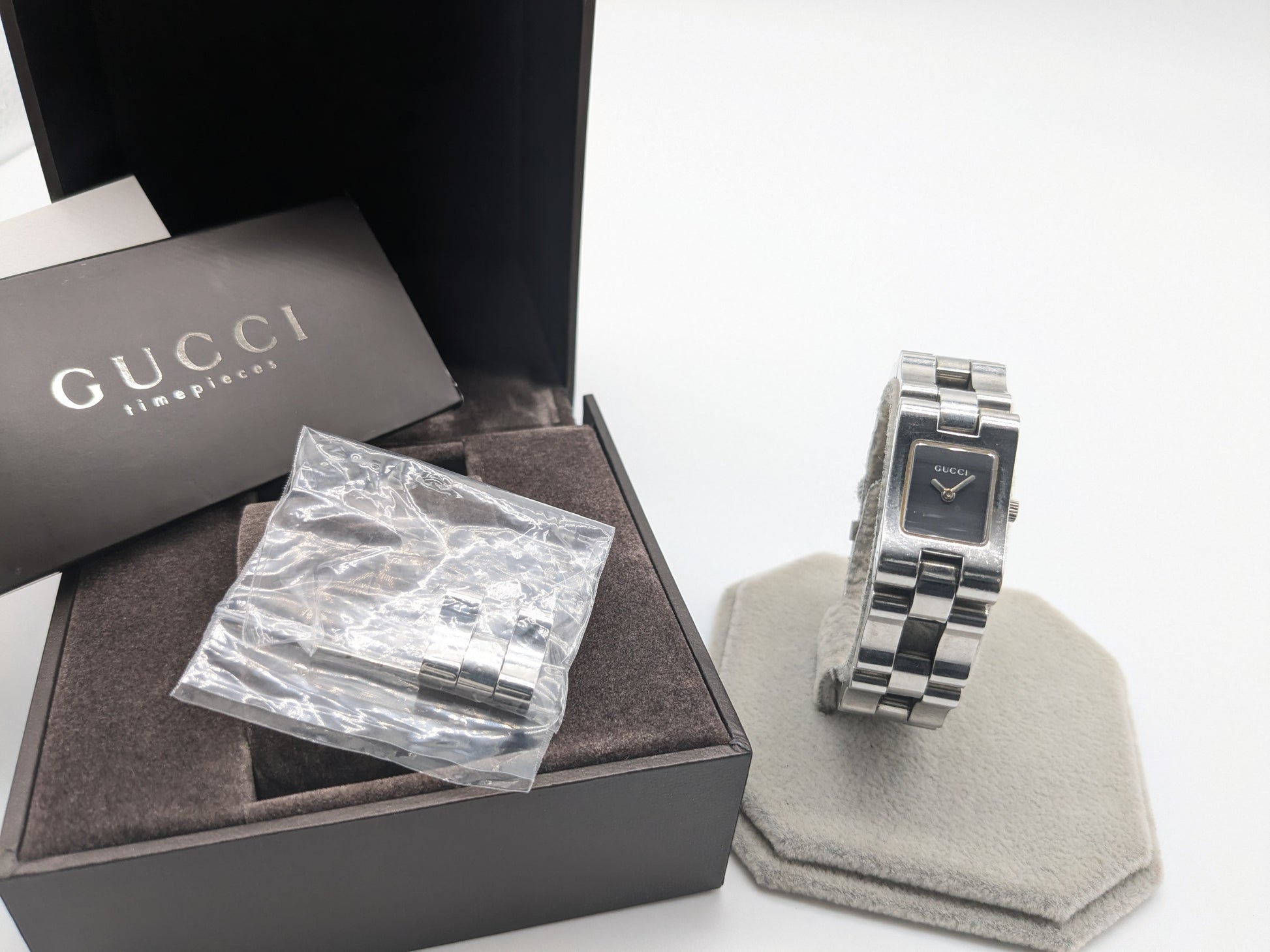 GUCCI 2305L 0079375 Quartz Black Dial Immovable Women's Watch