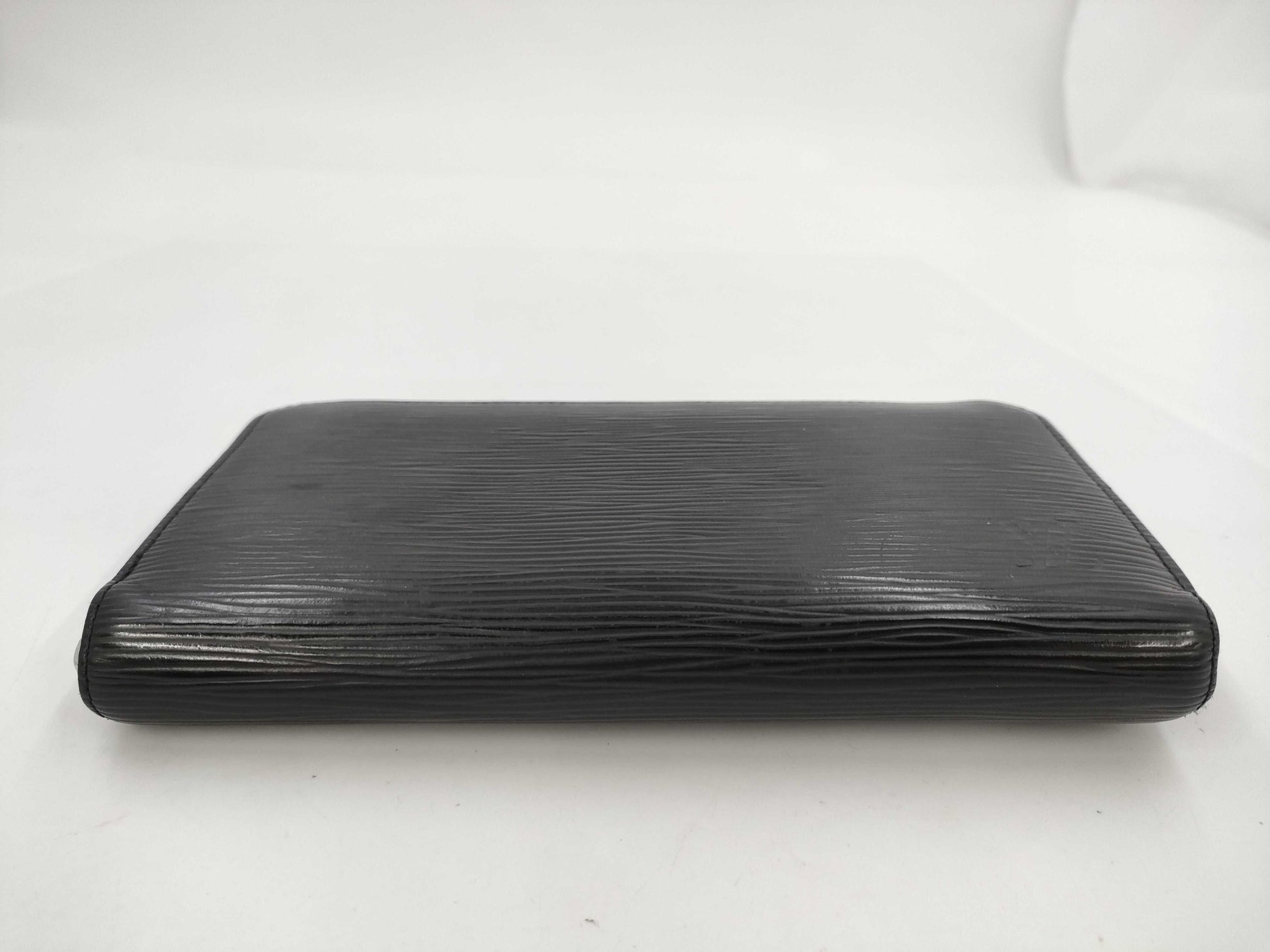 LOUIS VUITTON LV M61857 Epi Noir Zippy Wallet CA2118 Pouch