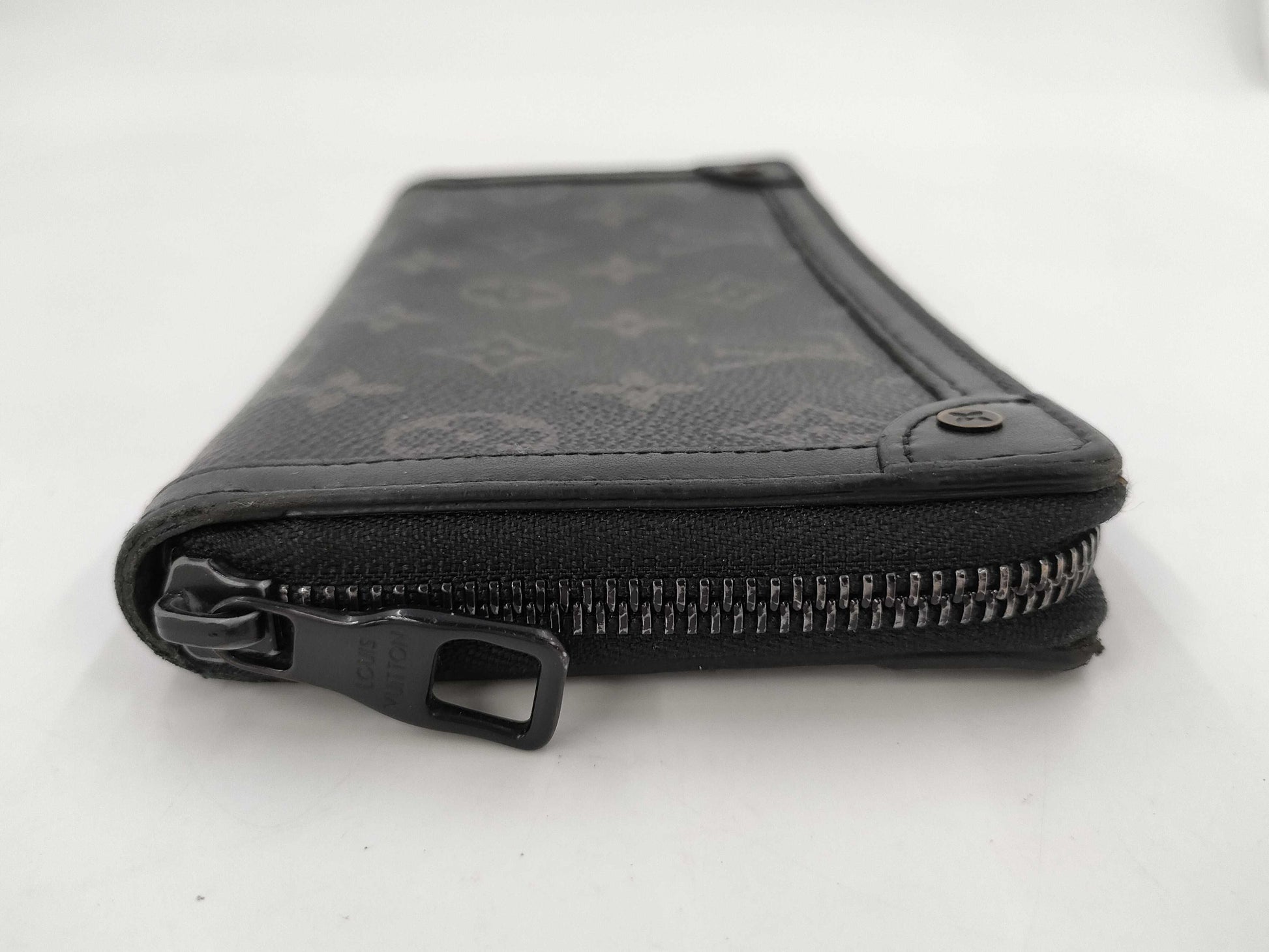 LOUIS VUITTON LV M80558 Eclipse Trunk Zippy Wallet RFID Tag Wallet