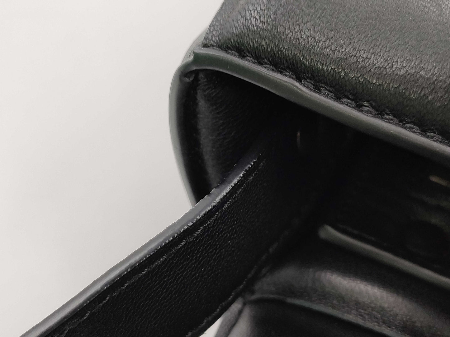 BOTTEGA VENETA Cassette Bag Black Shoulder Bag