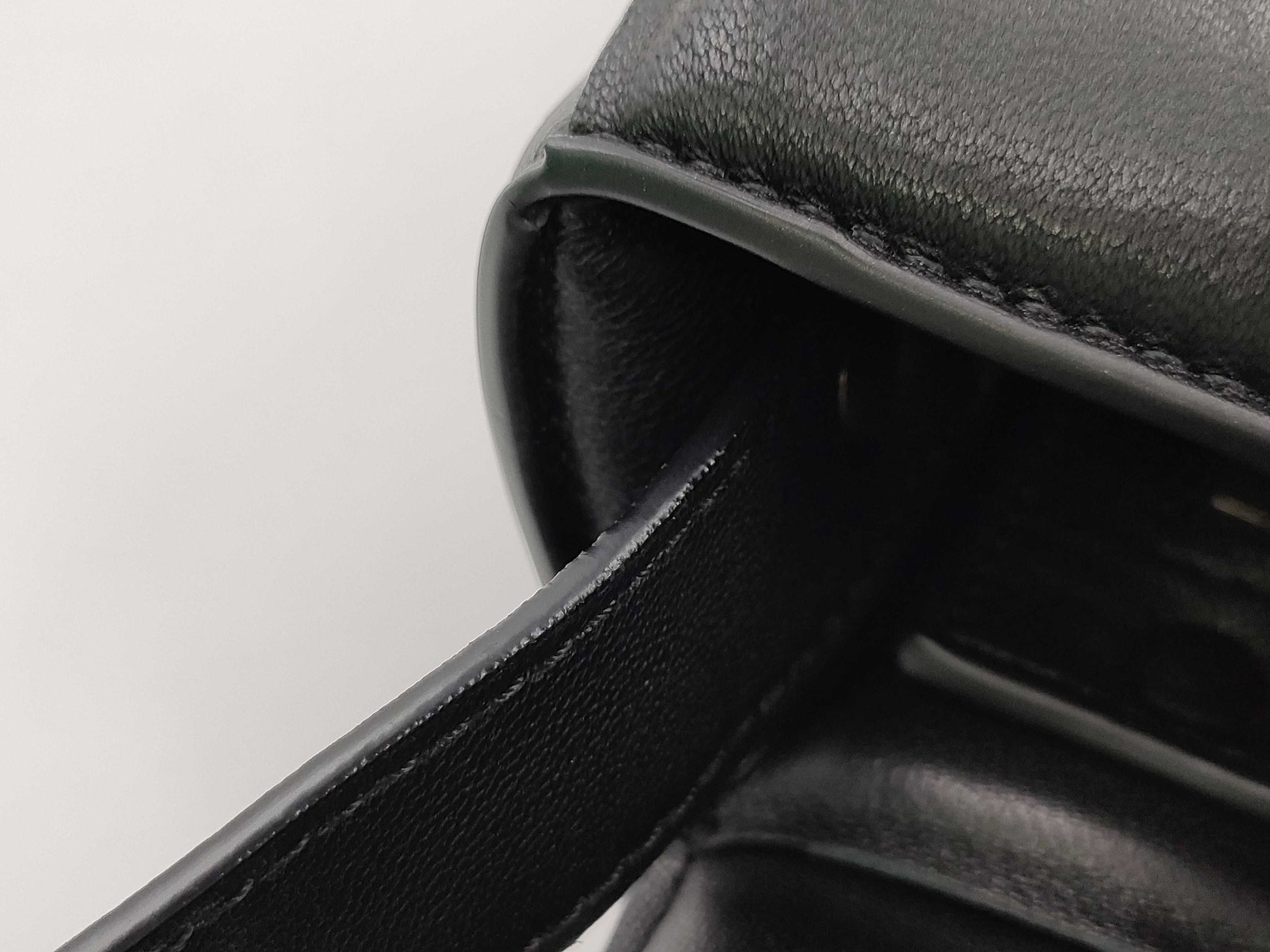 BOTTEGA VENETA Cassette Bag Black Shoulder Bag