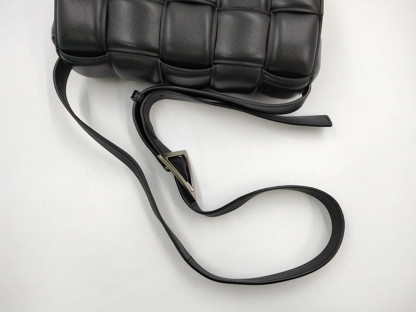 BOTTEGA VENETA Cassette Bag Black Shoulder Bag