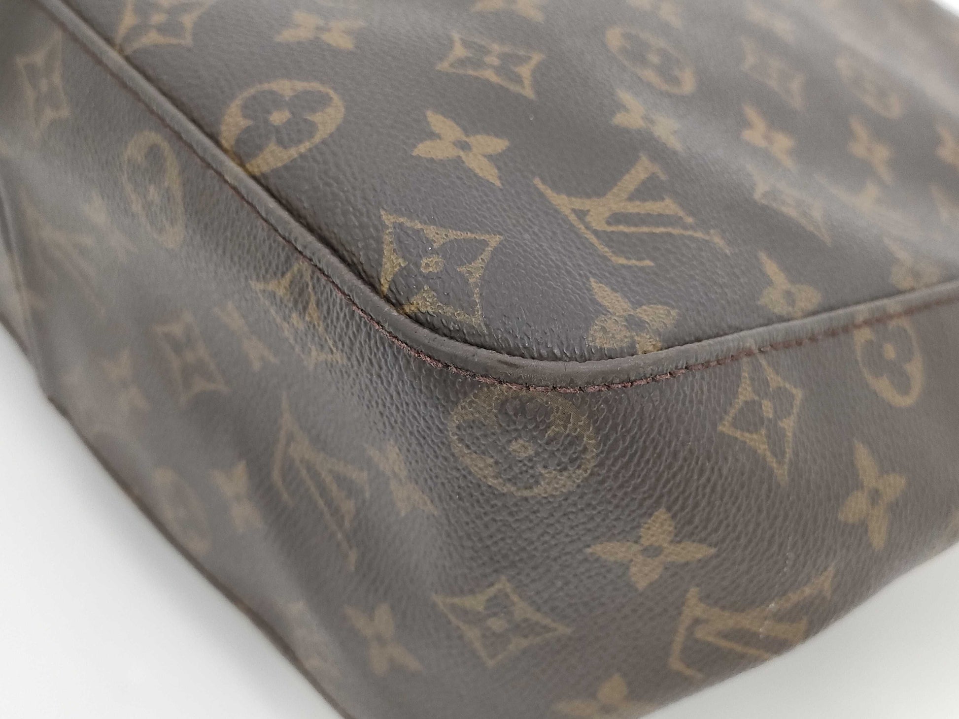 LOUIS VUITTON Vuitton Looping GM Shoulder Bag
