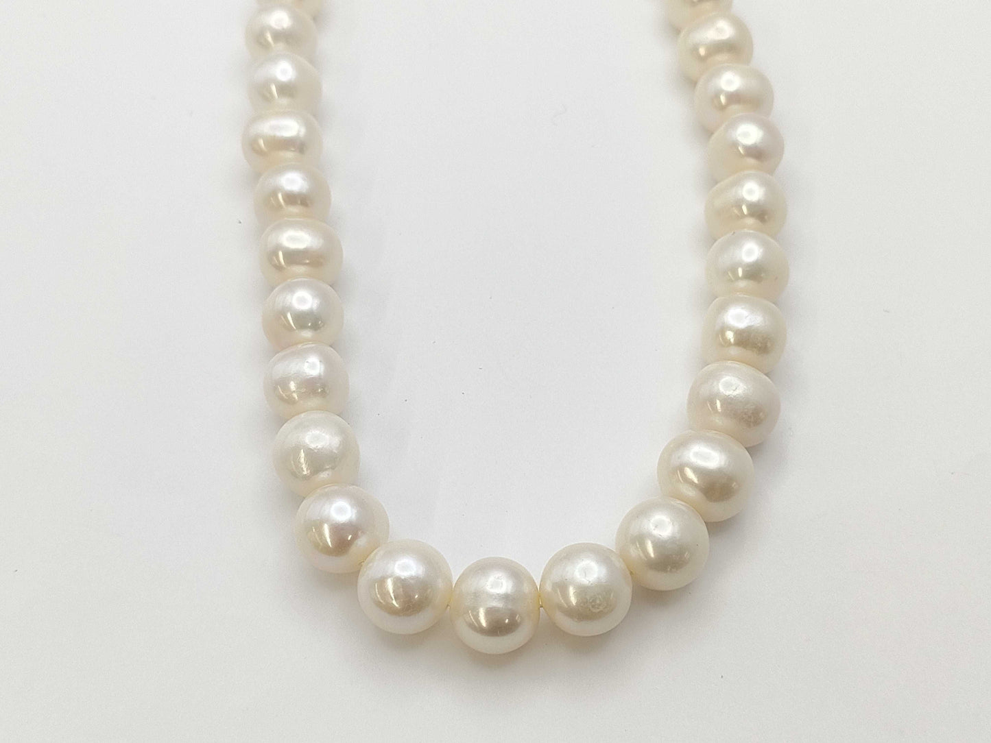 Semi-round pearl diameter approx. 9.2-11.2mm SV 67.2g/ Semi-round pearl diameter approx. 9.5-10.8mm METAL 4.7gNecklace
