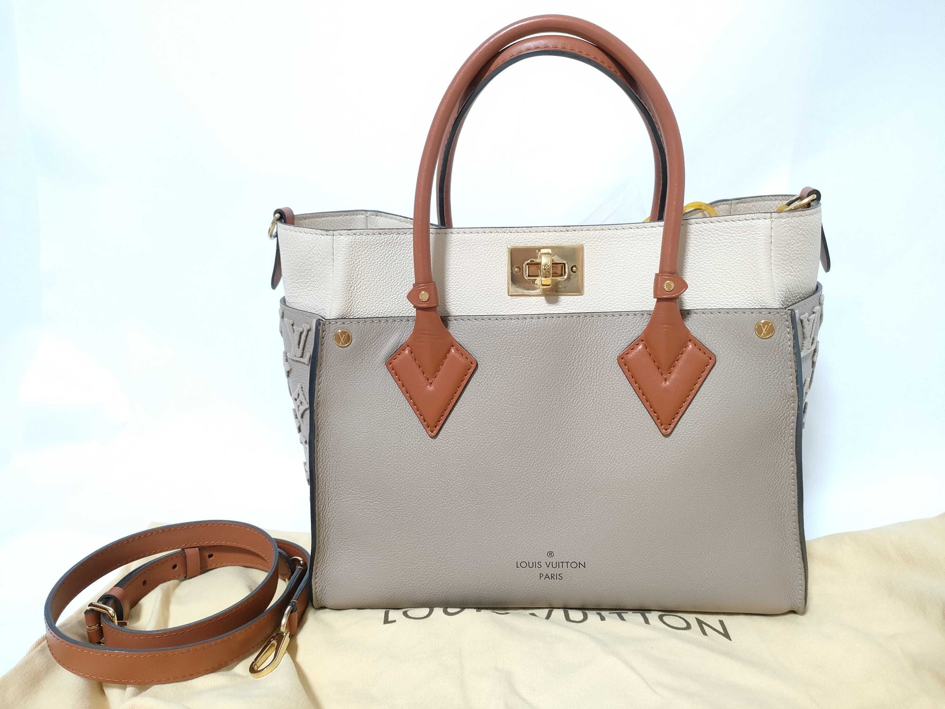 LOUIS VUITTON On My Side MM Handbag