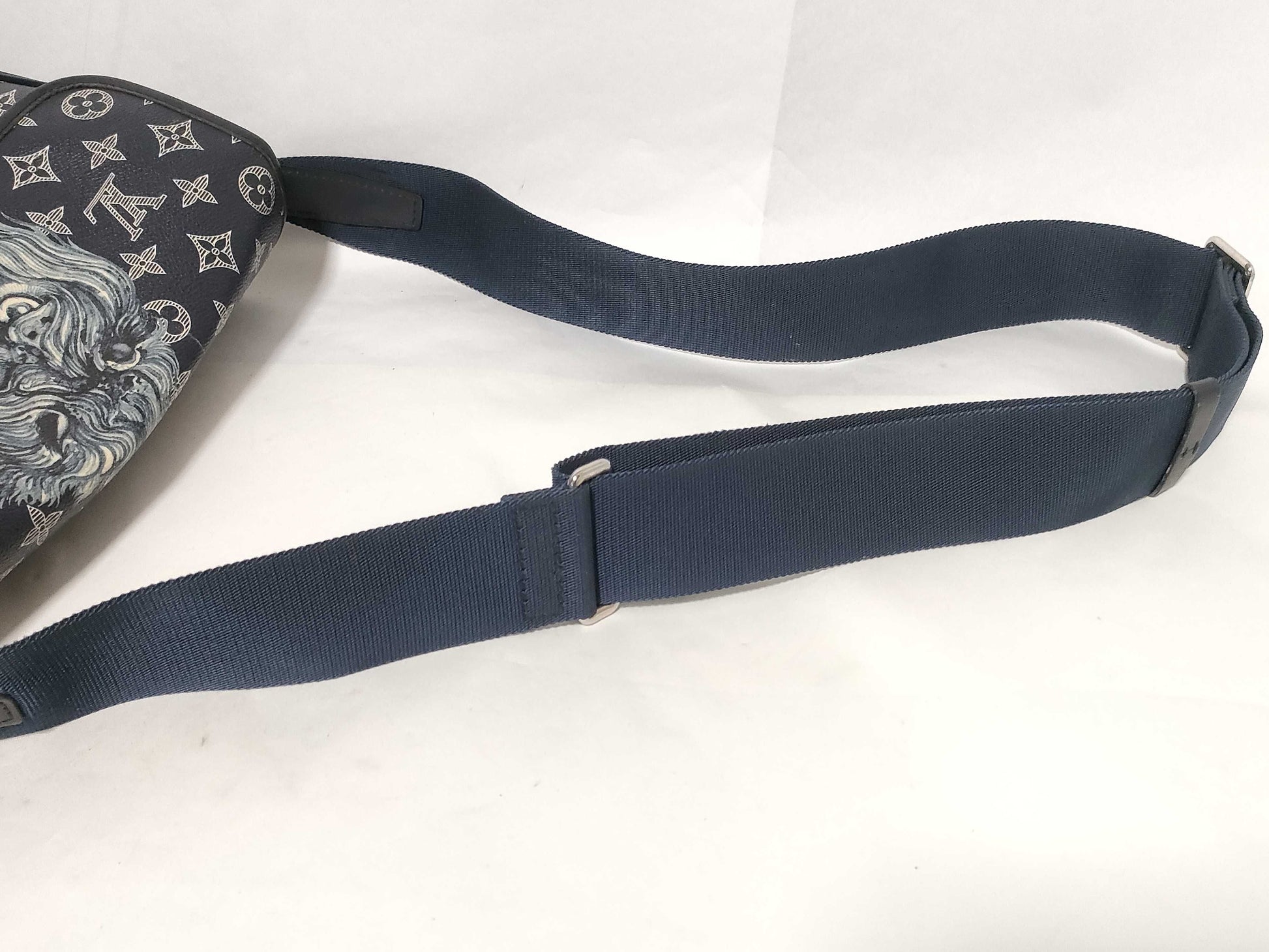 LOUIS VUITTON Savannah Messenger PM Shoulder Bag