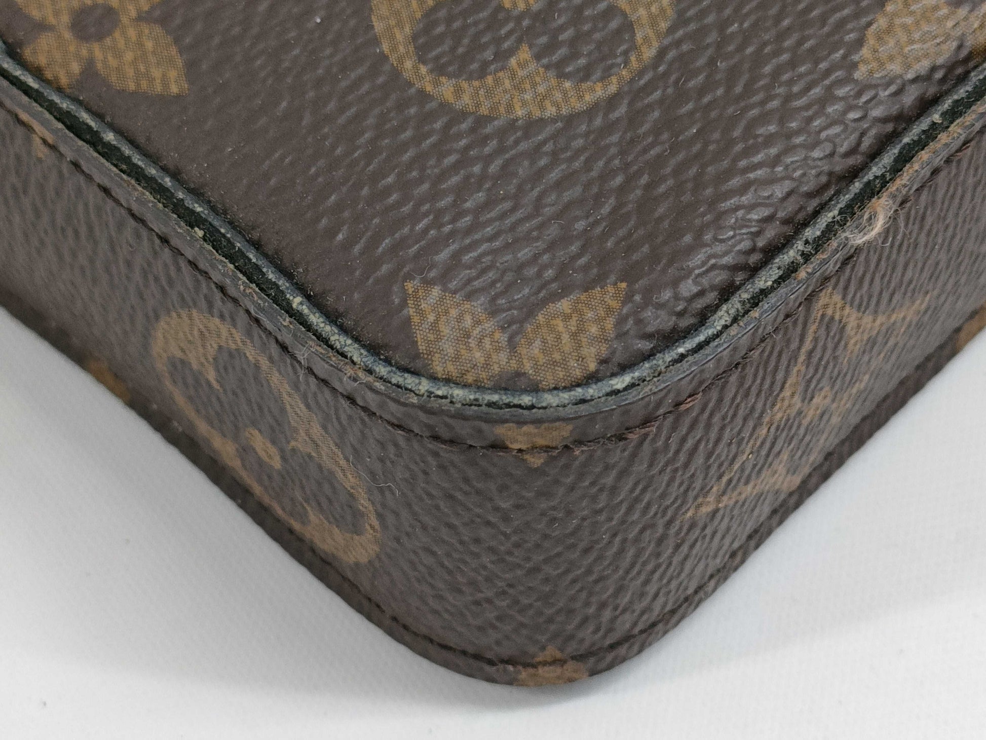 LOUIS VUITTON LV Pochette Felicity Monogram M61276 MI0197 Brown Shoulder Bag