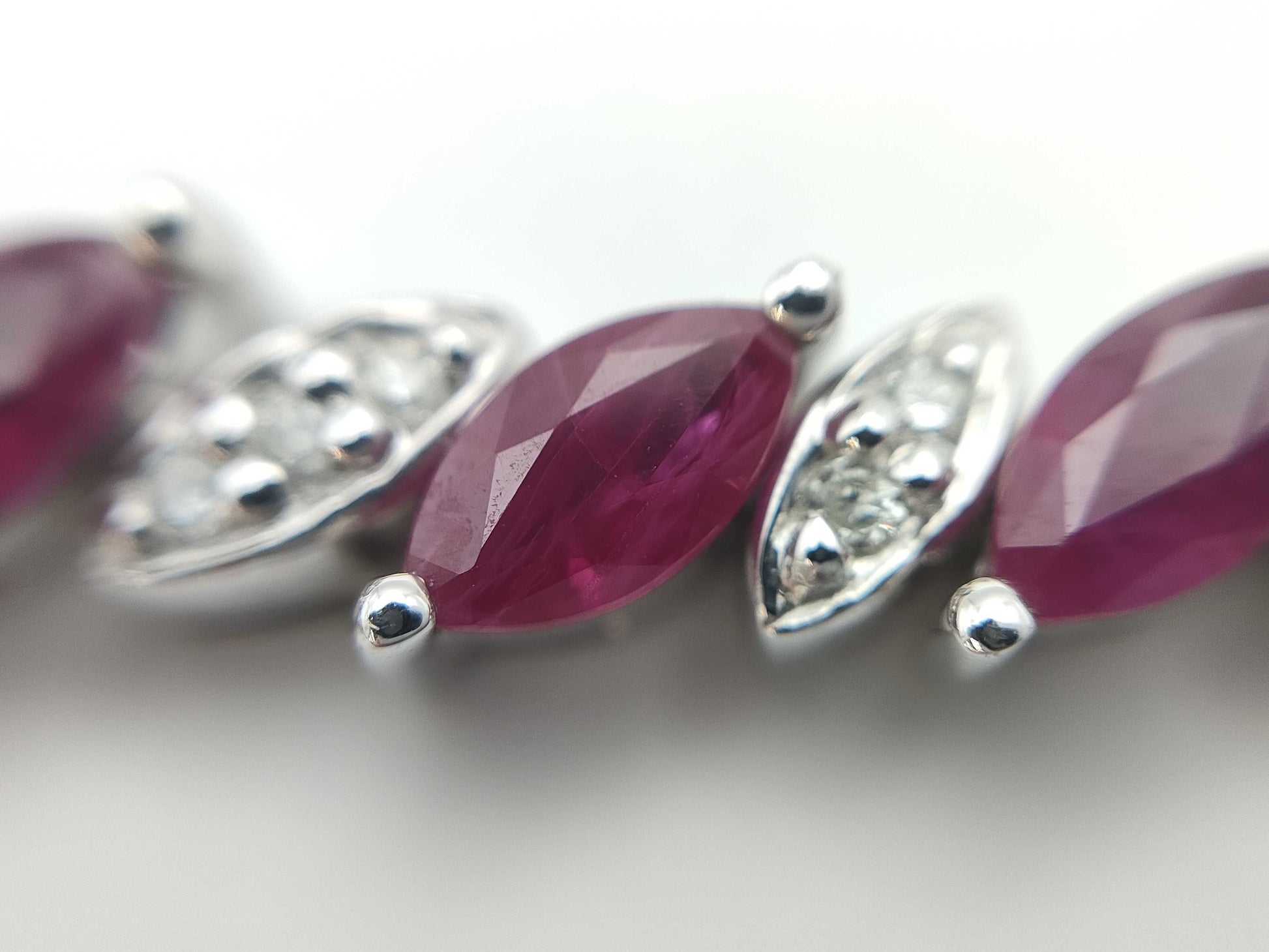 R16.60ct D0.97ct K18WG 41.6g Necklace