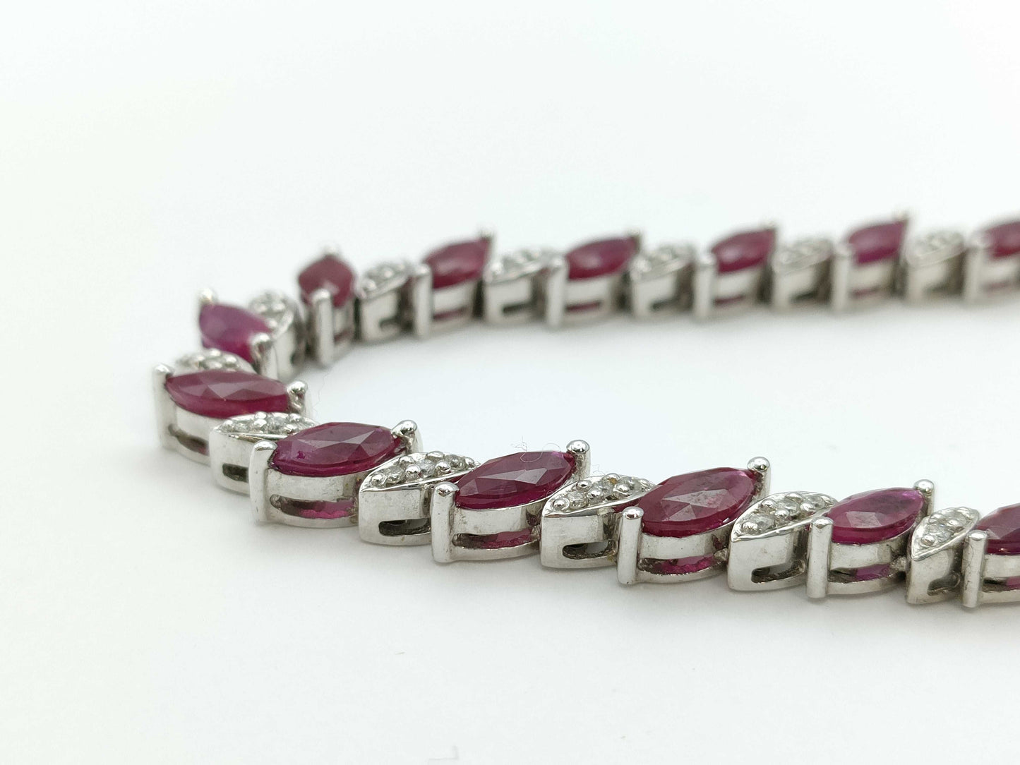 R16.60ct D0.97ct K18WG 41.6g Necklace