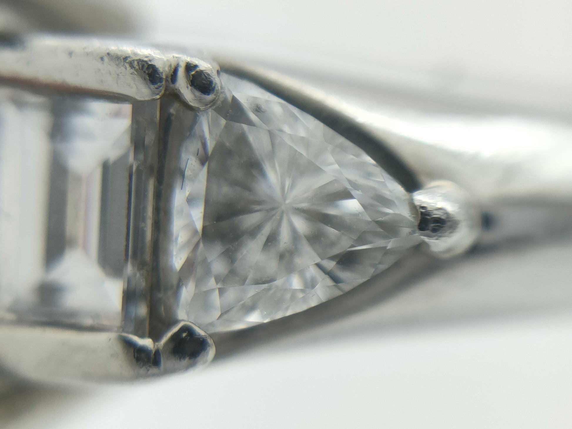 Imperial Topaz 3.72ct D0.80ct Pt900 8.3G Ring