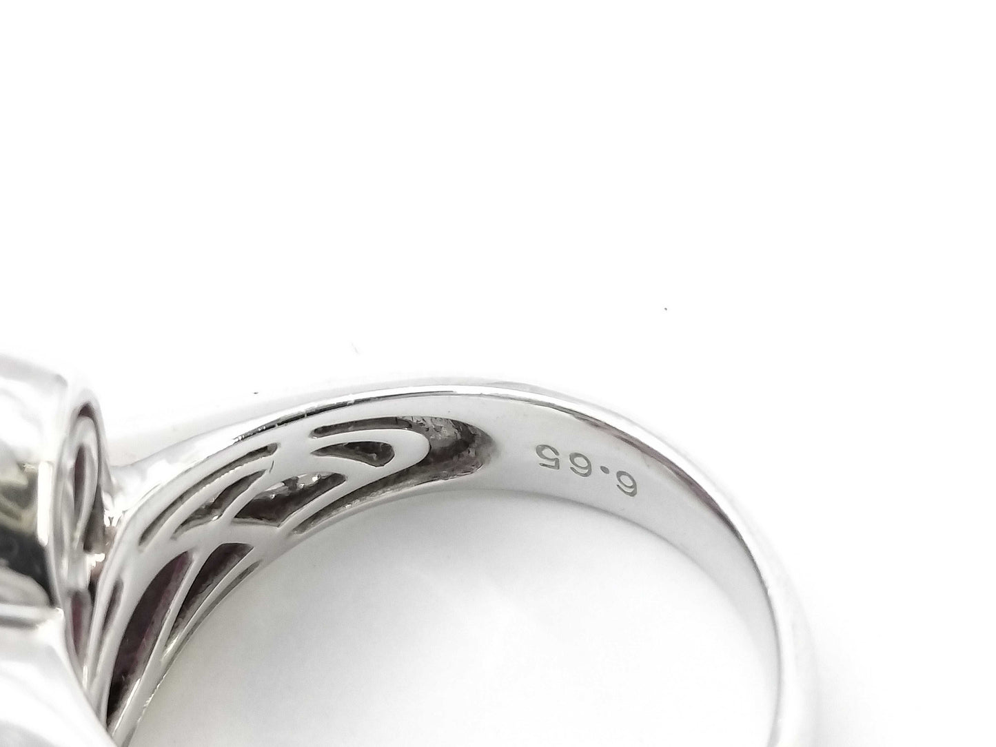 R6.65ct D0.20ct K18WG 10.1g Ring