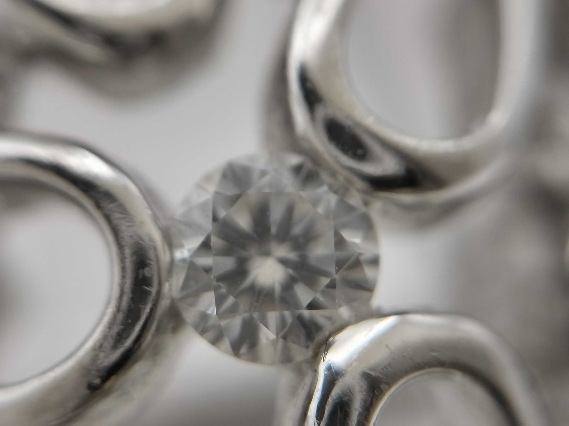 Diamond 750 9.4g Ring
