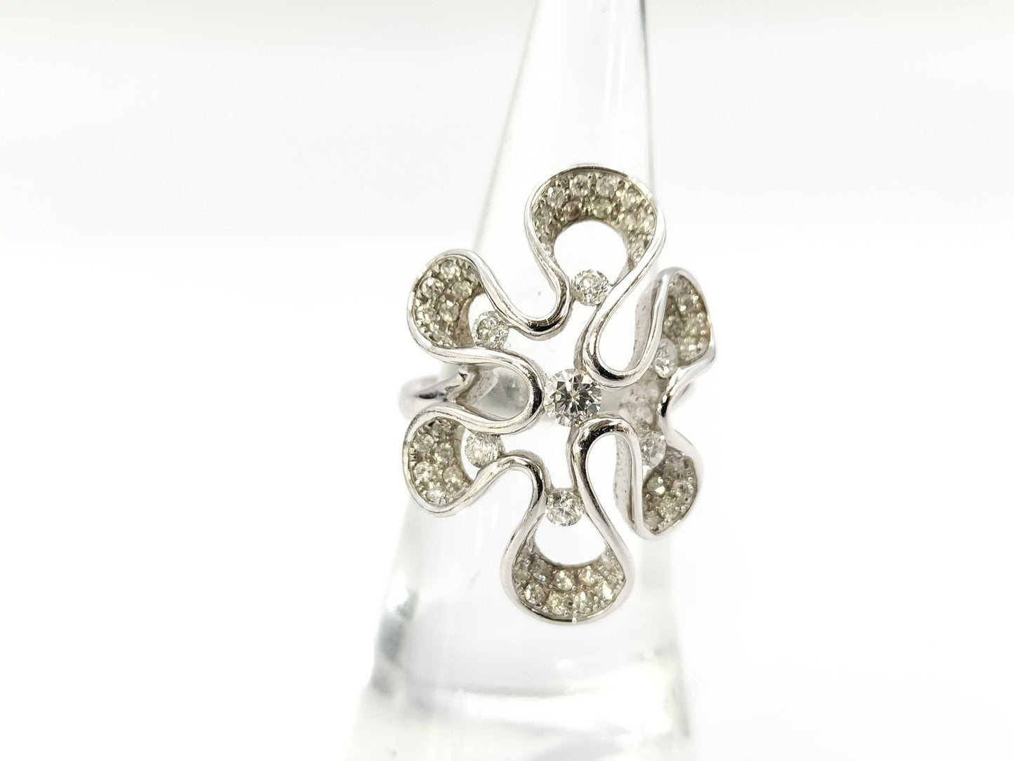 Diamond 750 9.4g Ring