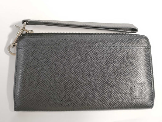 LOUIS VUITTON Taiga Zippy Dragonne Long Wallet with RFID