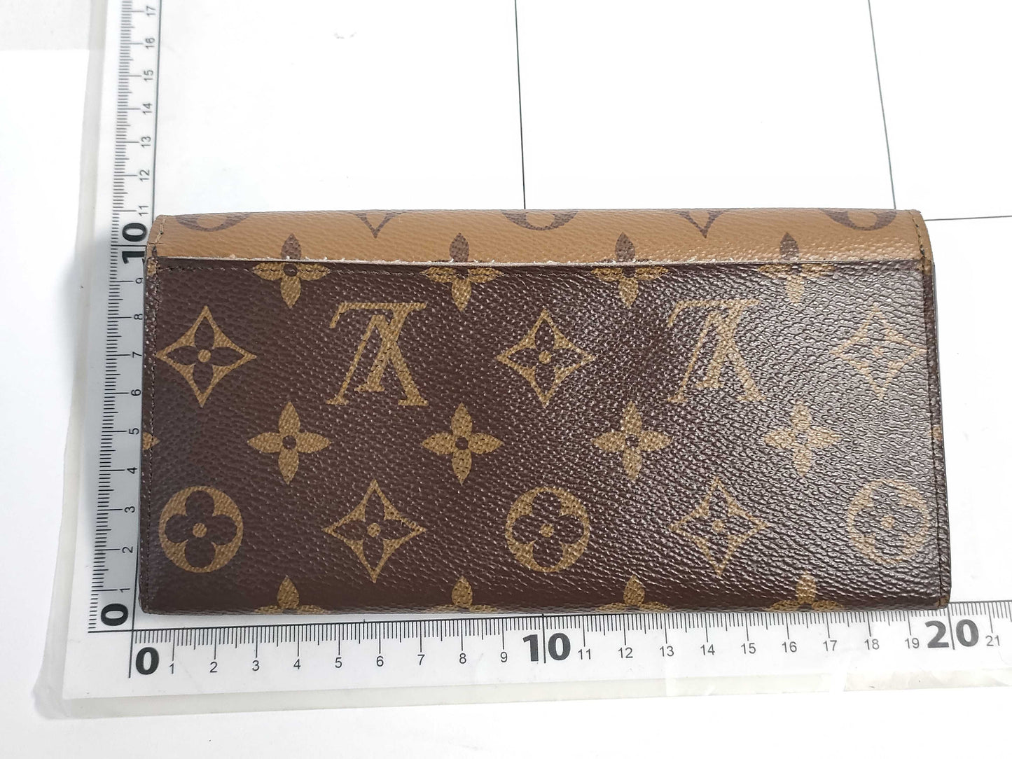 LOUIS VUITTON Monogram LOUIS VUITTON M82157 Portefeuille Emilie Monogram Reverse Long Wallet RFID Wallet