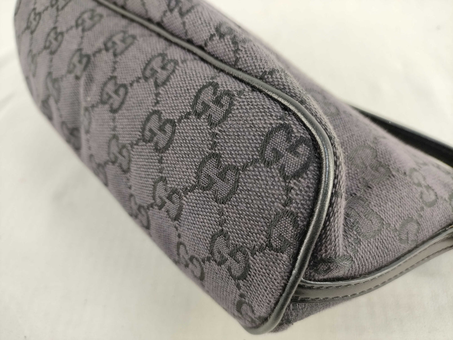 GUCCI GUCCI 039/1103/2123 Shoulder Bag Pouch