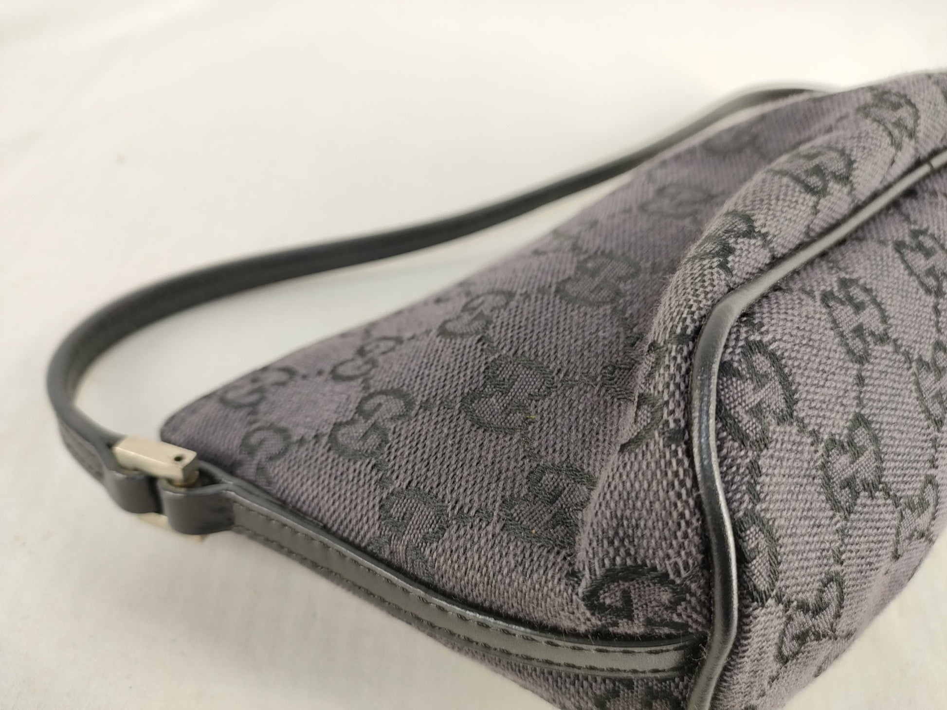 GUCCI GUCCI 039/1103/2123 Shoulder Bag Pouch