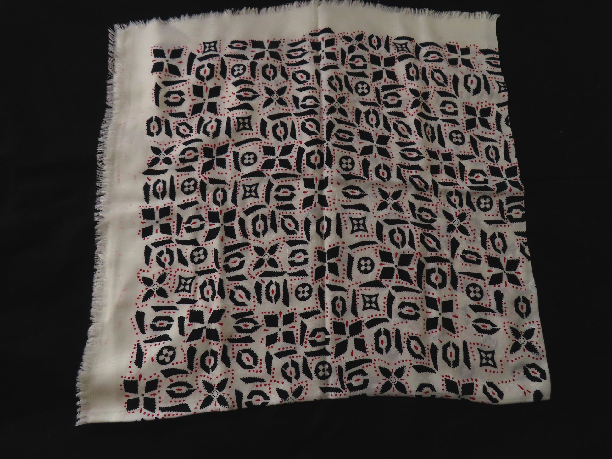 LOUIS VUITTON Louis Vuitton Shawl MP1625 Scarf