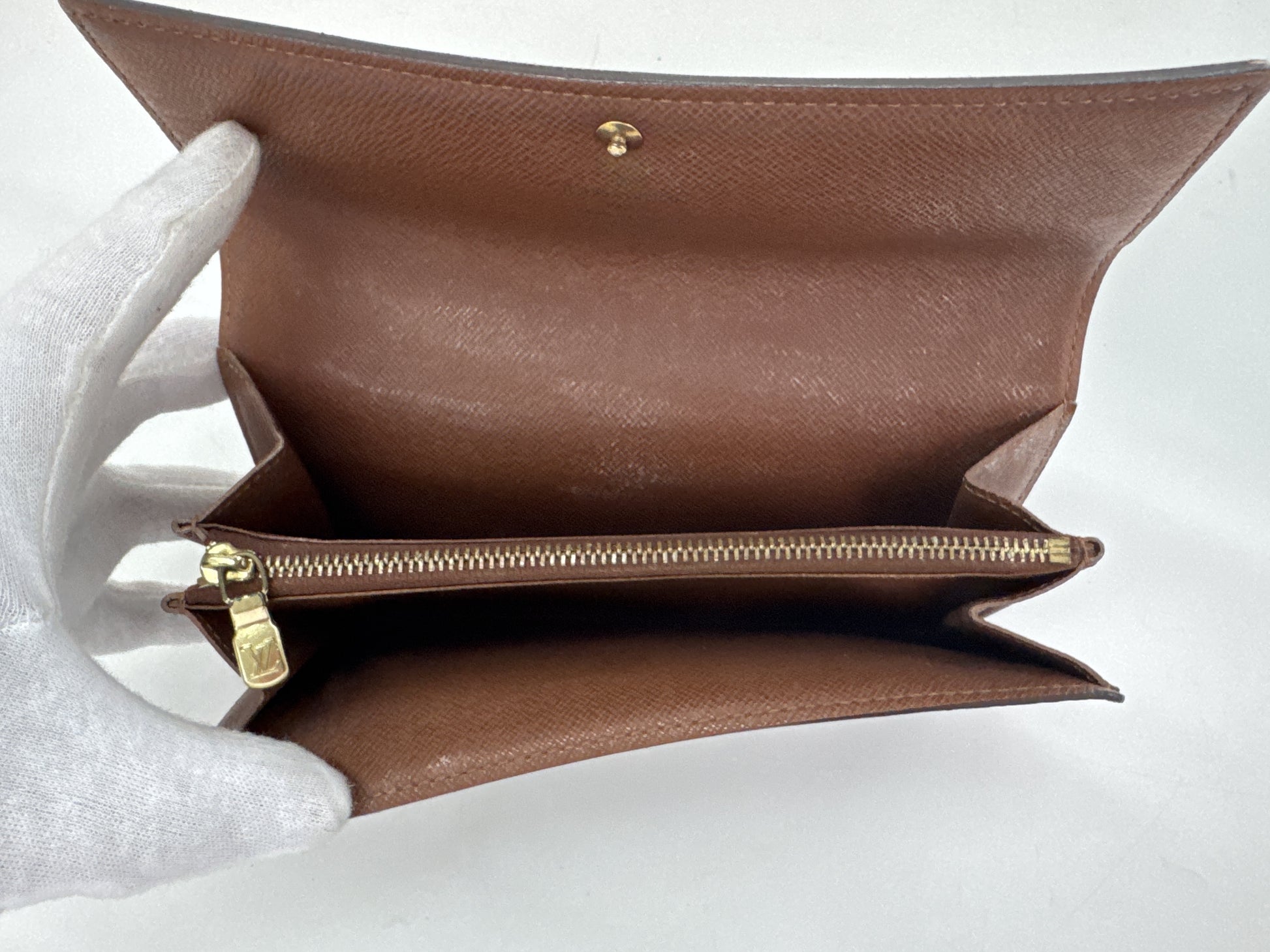 LOUIS VUITTON LV Monogram Sarah Wallet