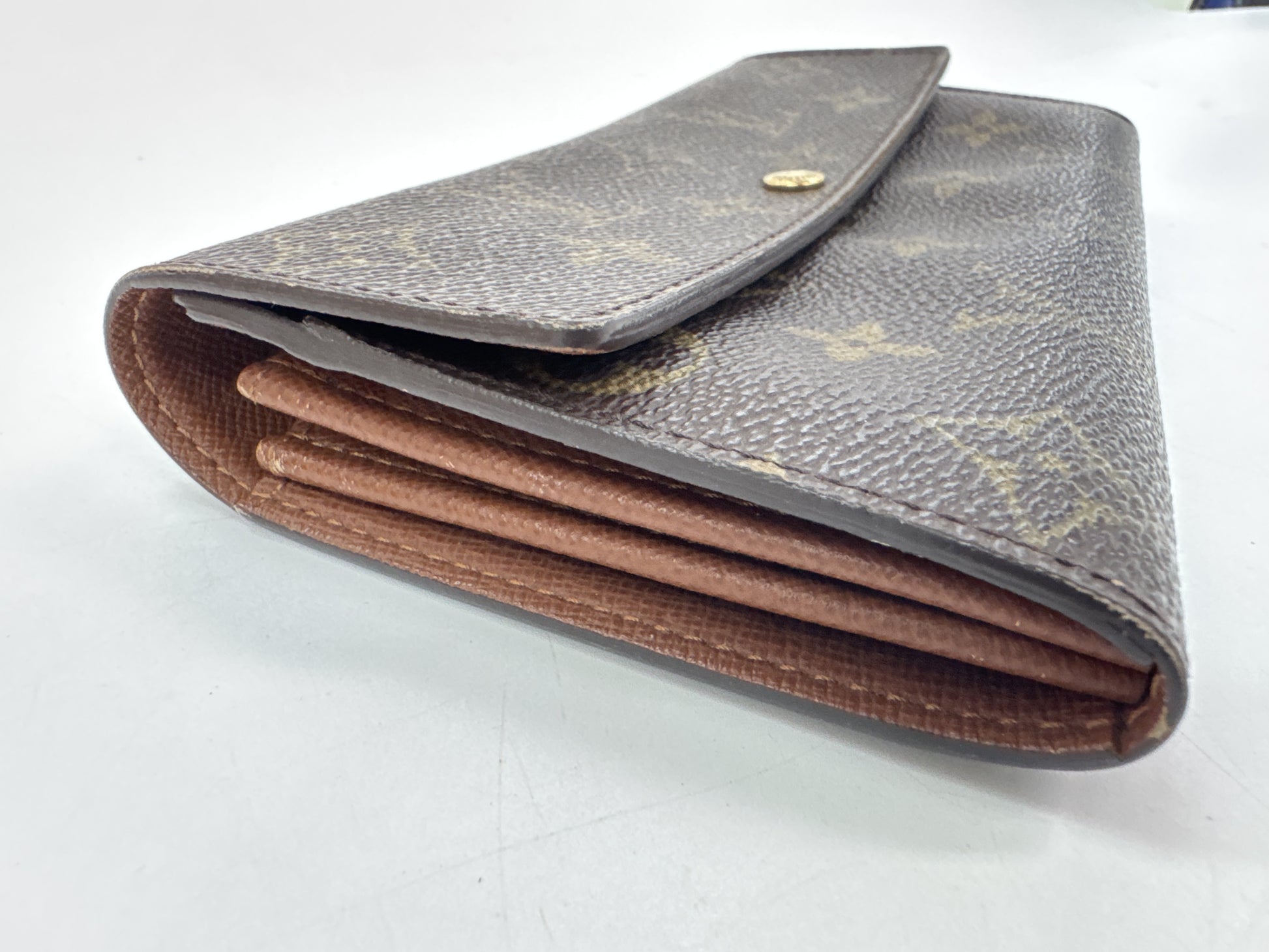 LOUIS VUITTON LV Monogram Sarah Wallet