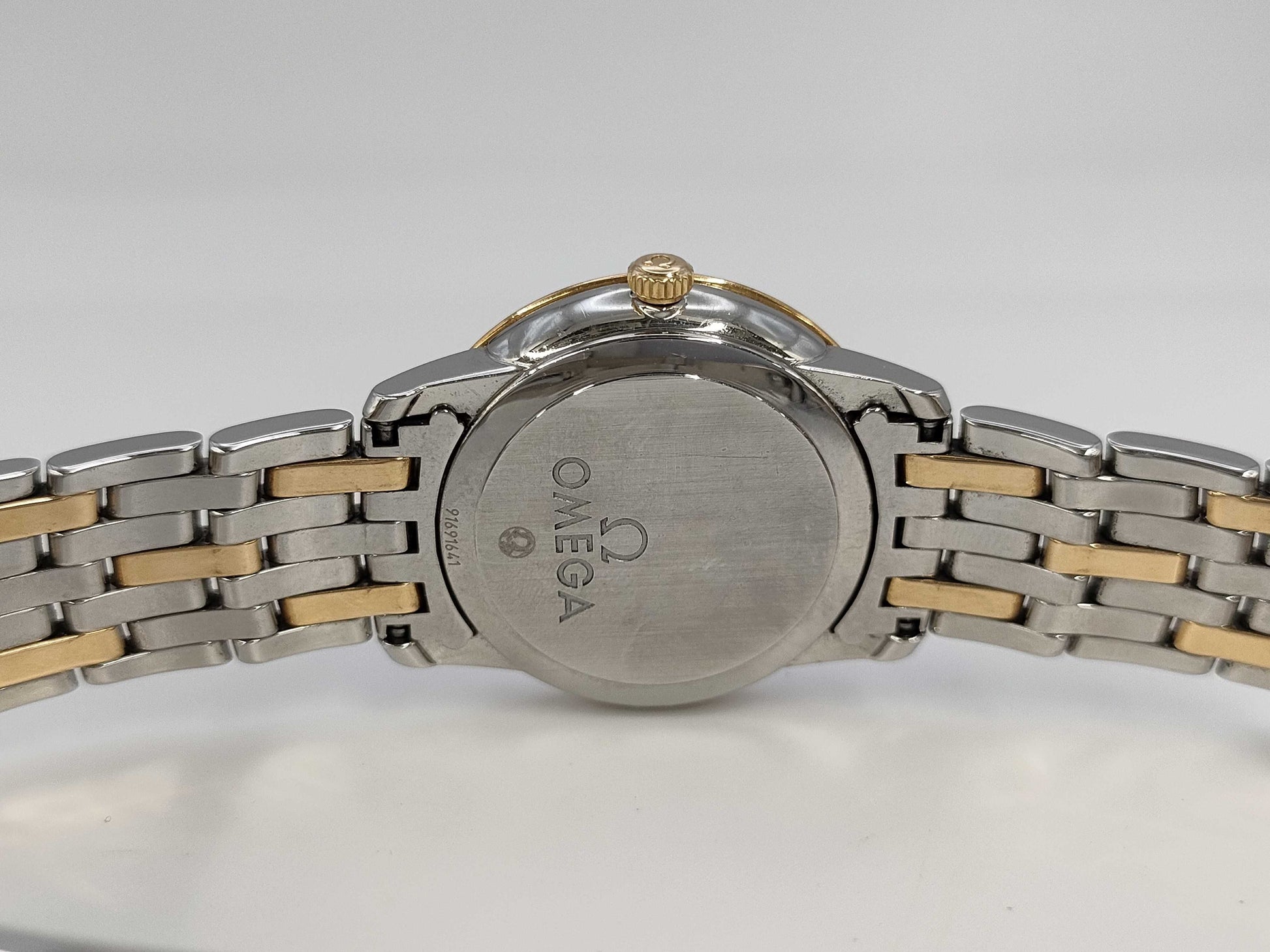 OMEGA 424.20.27.60.08.001 91691641 Quartz Women's Watch