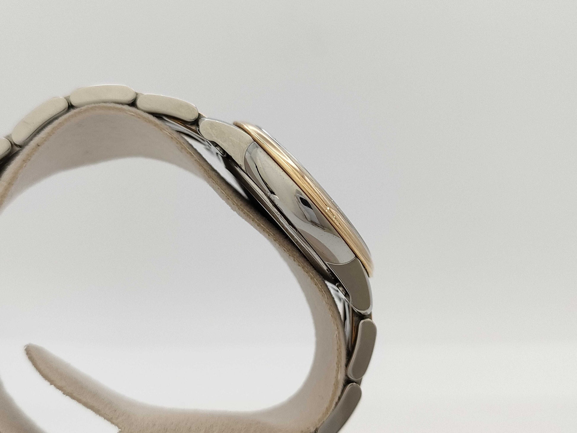 OMEGA 424.20.27.60.08.001 91691641 Quartz Women's Watch