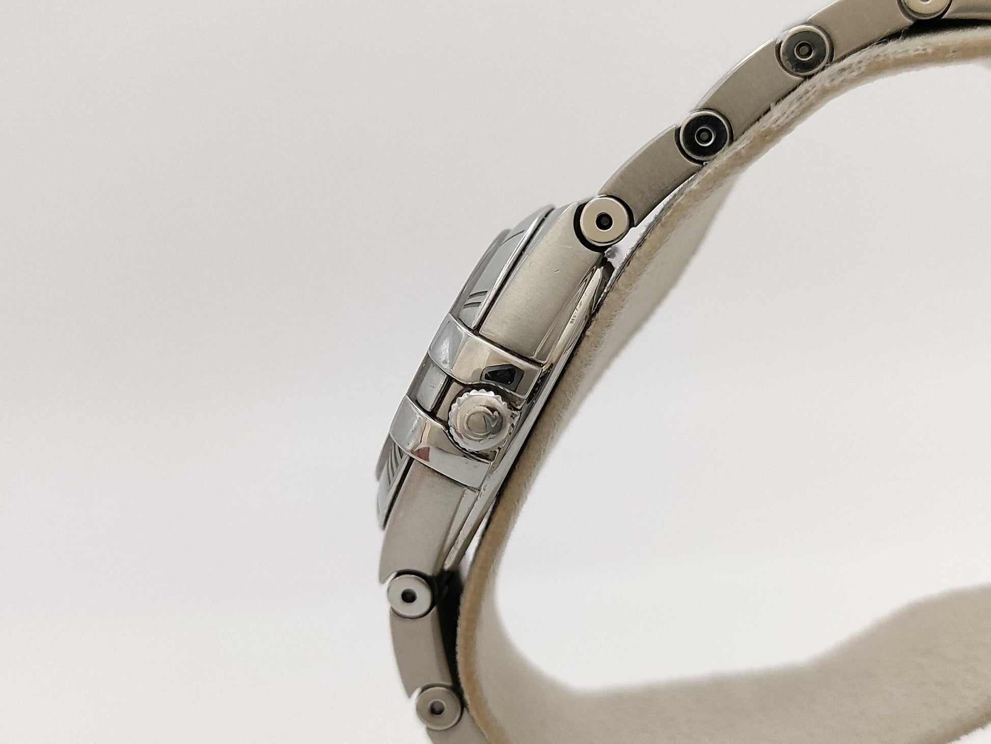 OMEGA 123.10.24.60.51.001 90689546 Black Dial Quartz Women's Watch