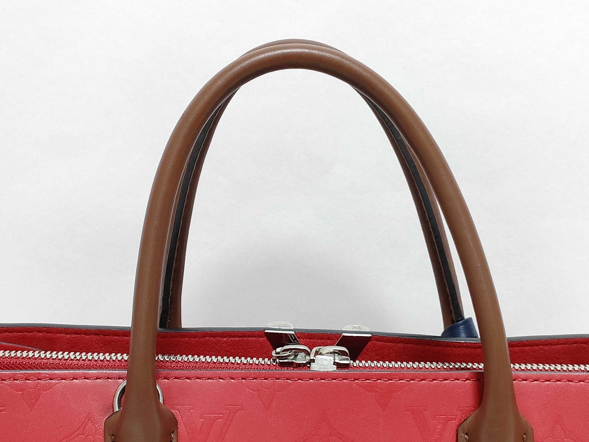 LOUIS VUITTON Very Tote MM Monogram Red M42889 IC Chip Compatible Handbag