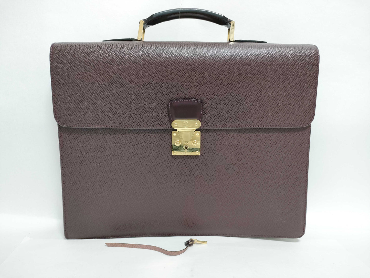 LOUIS VUITTON Louis Vuitton Moscova Taiga Acajou M30036 RI1012 Business Bag