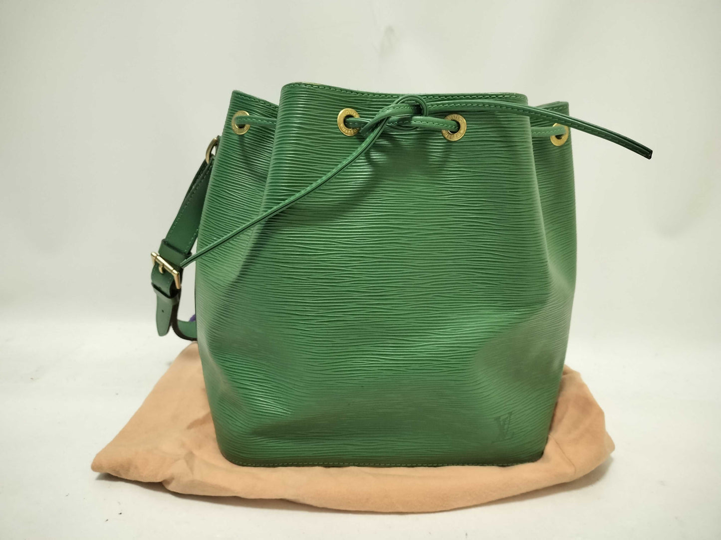 LOUIS VUITTON Epi LOUISVUITTON Epinoe Shoulder Bag