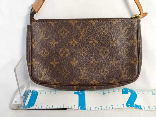 LOUIS VUITTON Monogram Pochette Accessoires Handbag